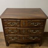 Petite Commode  Dite " Parisienne " En Noyer Et Hêtre .