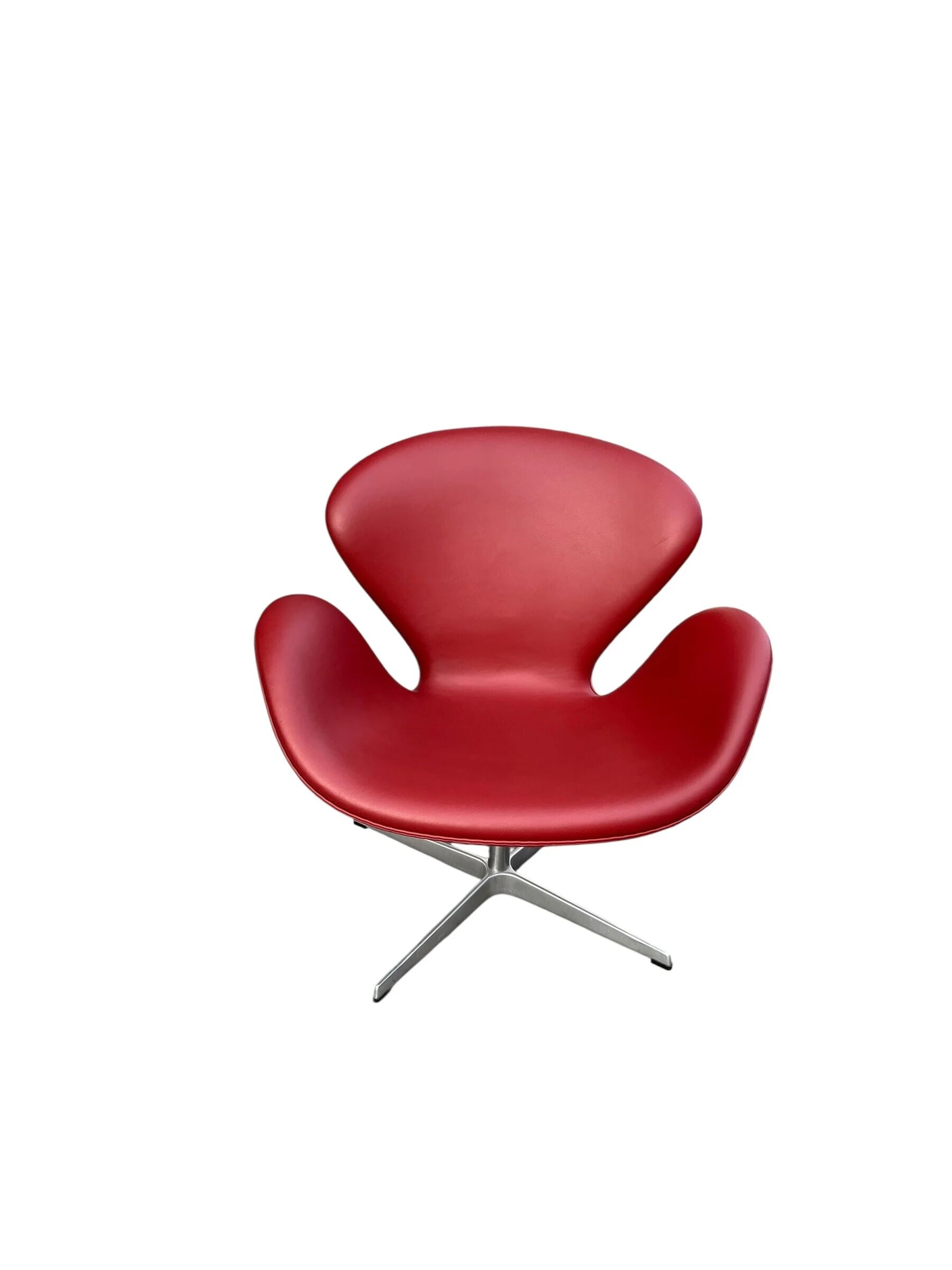Swan chair by Arne Jacobsen for Fritz Hansen in Indian red leather