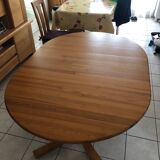 Rainer Daumiller extendable solid wood round table