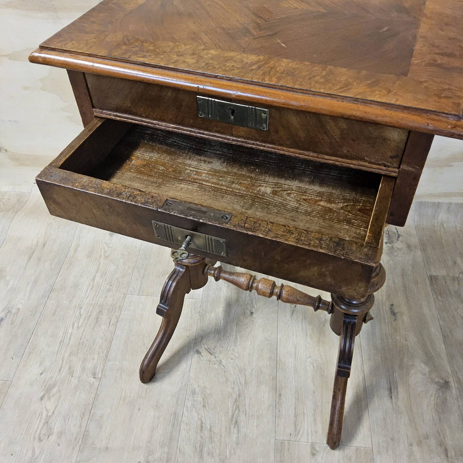 Antique walnut sewing table (19th century) Biedermeier side table