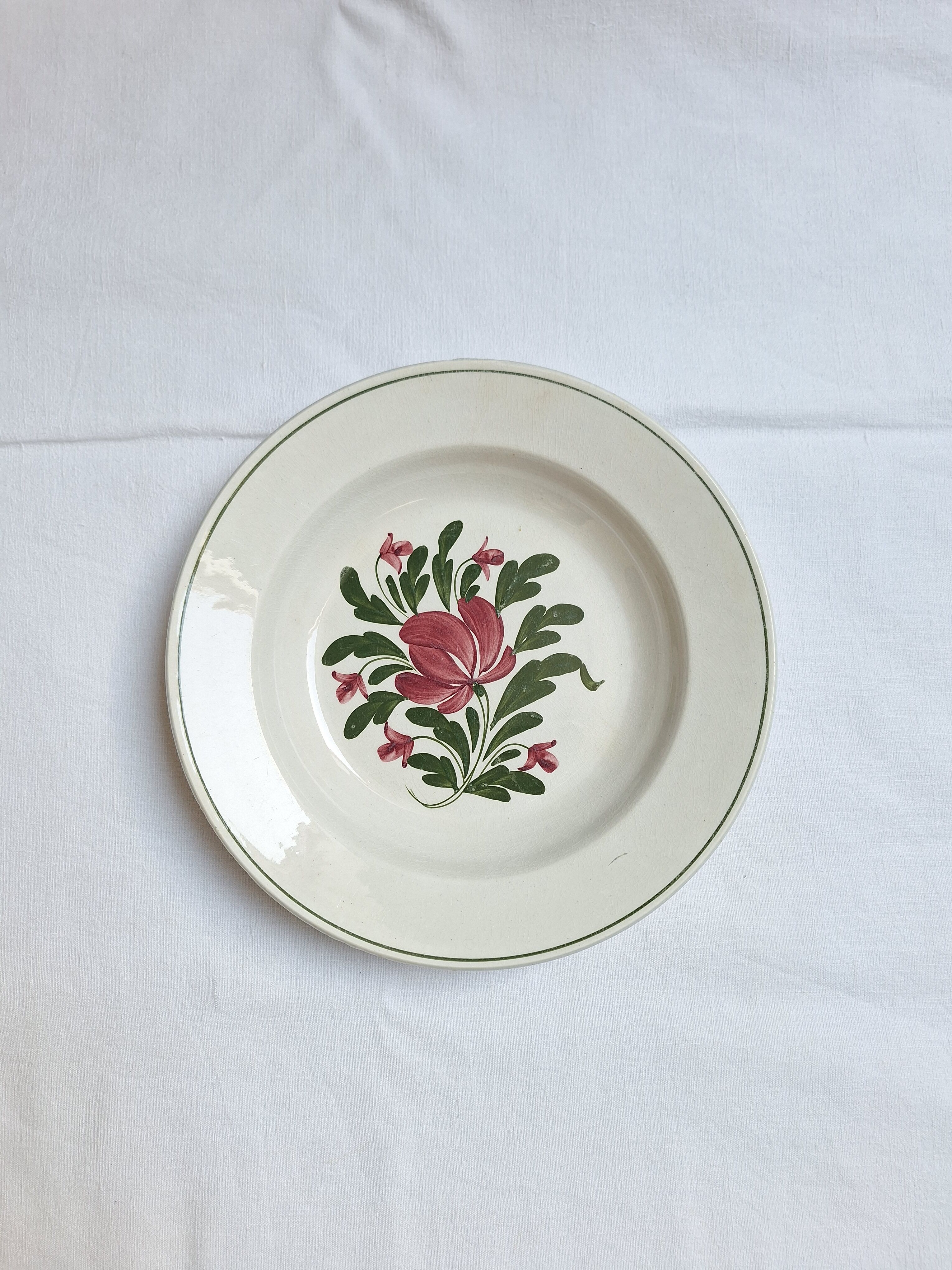 Shallow round plate K&G Luneville