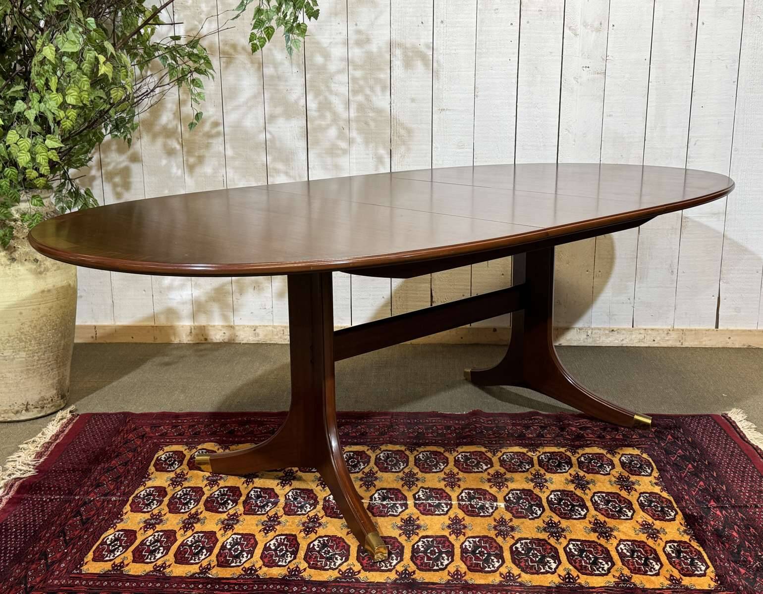 Oval GPlan table in mahogany from the 1970s with a butterfly extension.