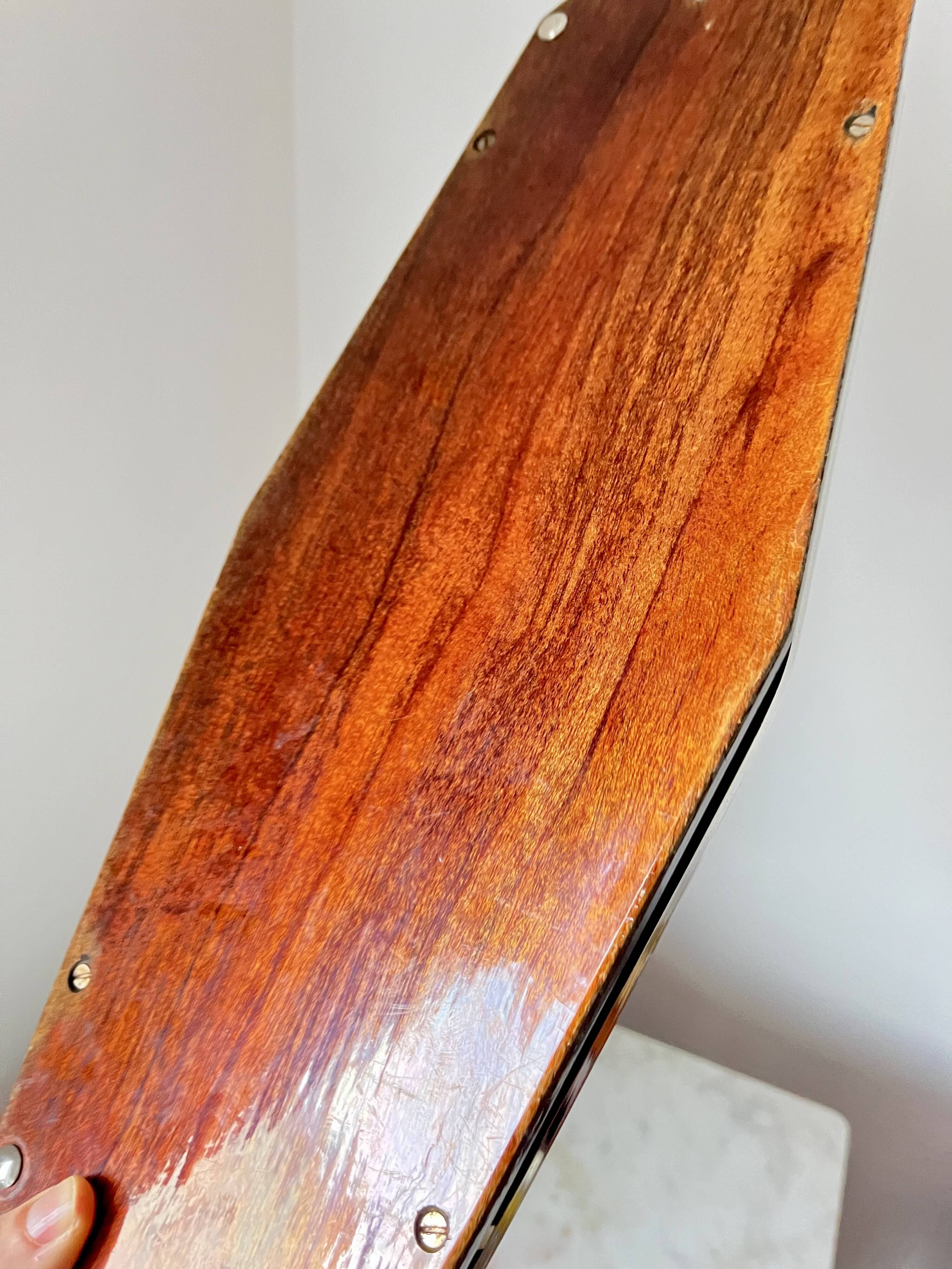 Plateau de service Art déco en bois et chrome – Design géométrique, vintage années 1930