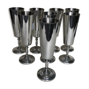ensemble de huit flutes