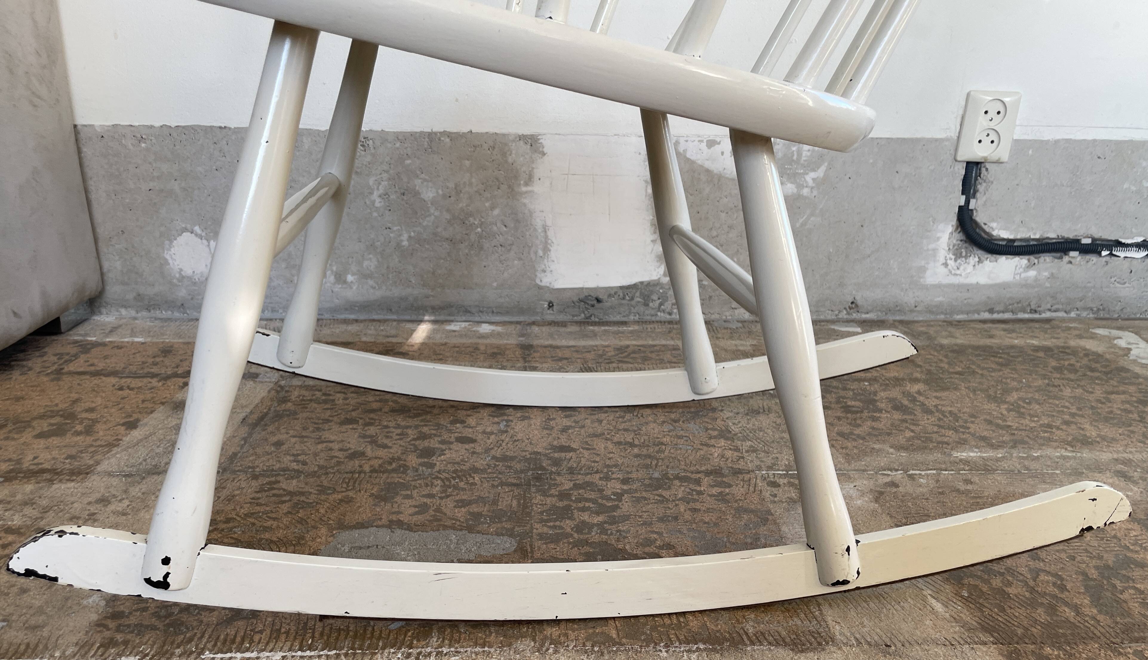 White Grandessa rocking chair by Lena Larson for Nesto
