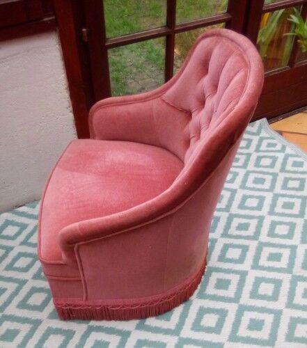 Pink velvet padded toad chair