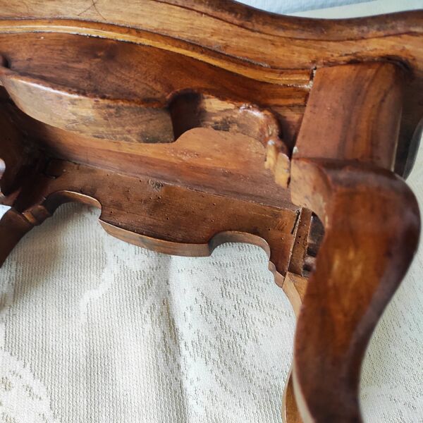 Repose-pieds ancien en bois massif pieds galbés, style Louis XV