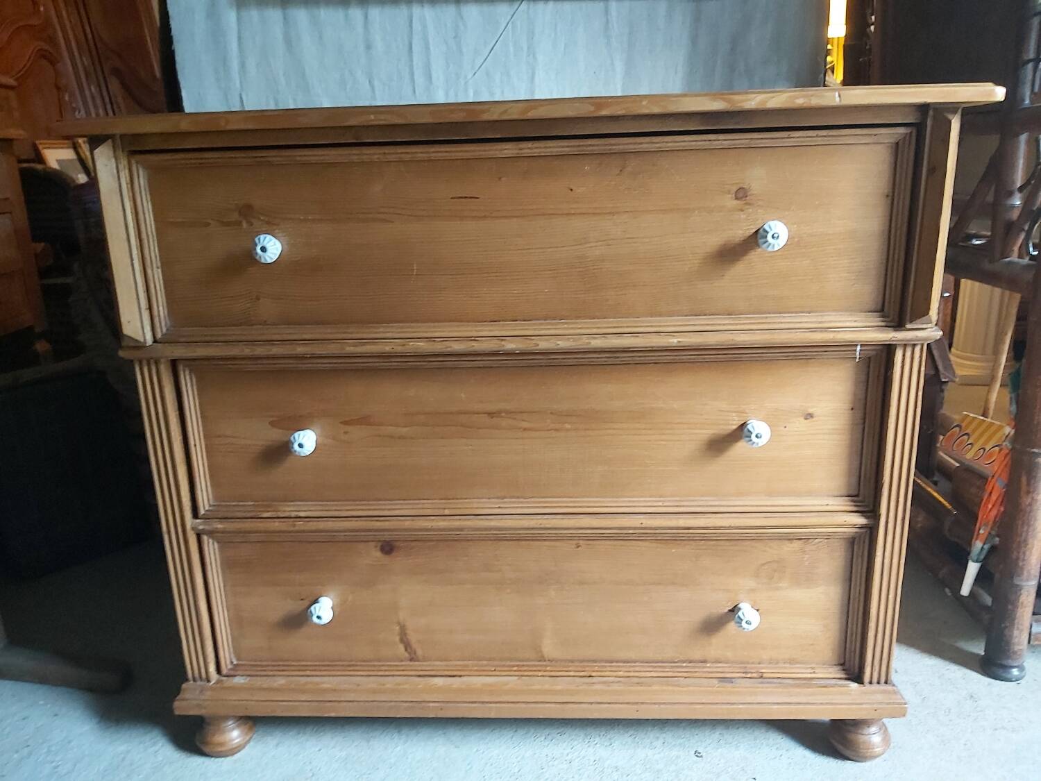 Vintage pin commode