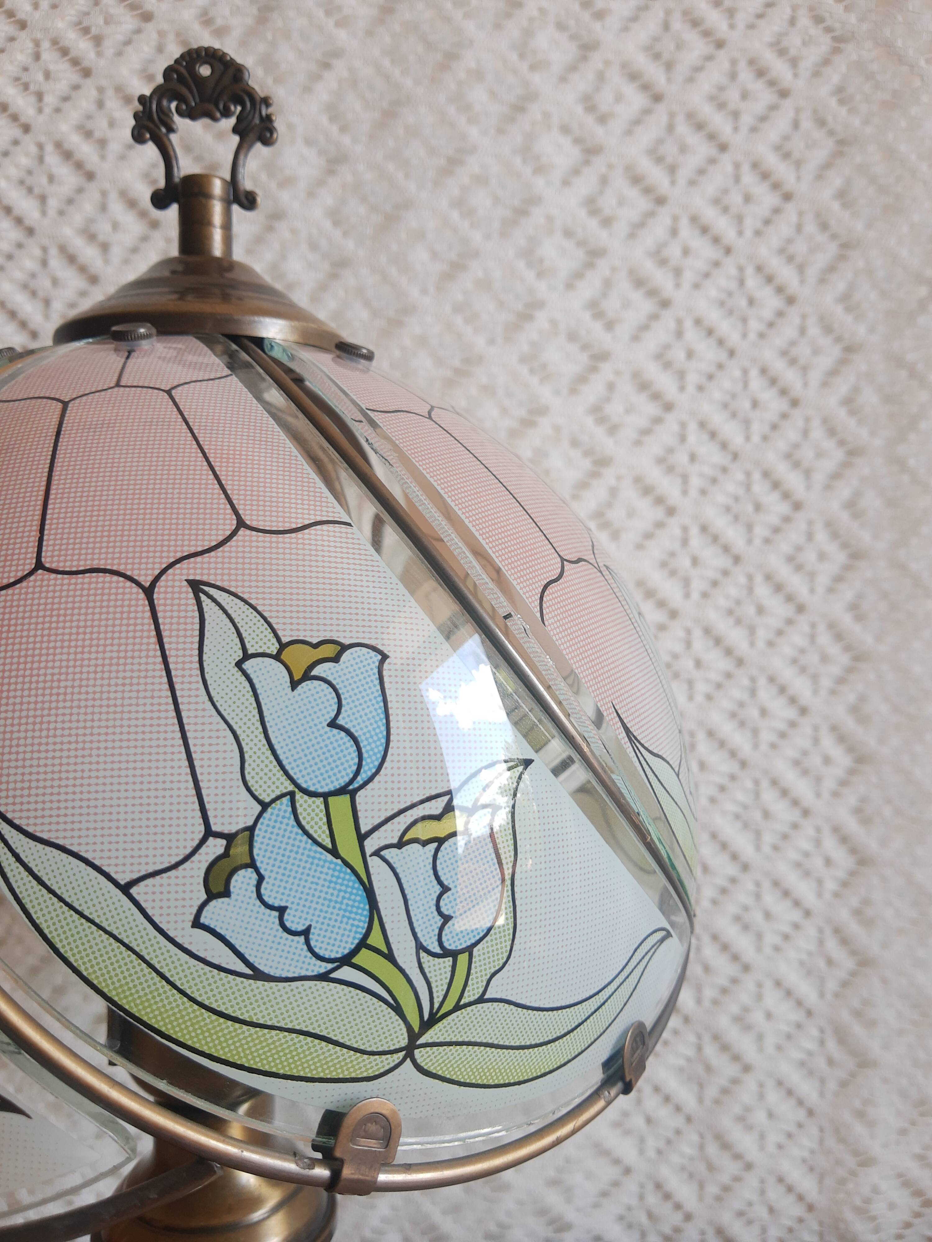 Lamp style tiffany vintage floral pattern