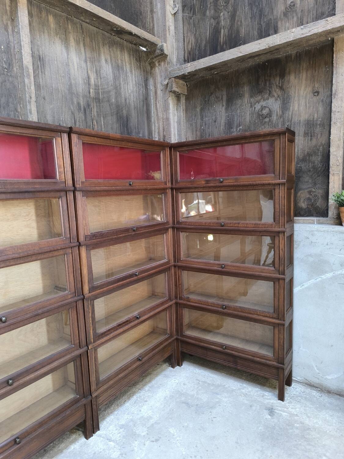 Oak display cabinet MD 1900
