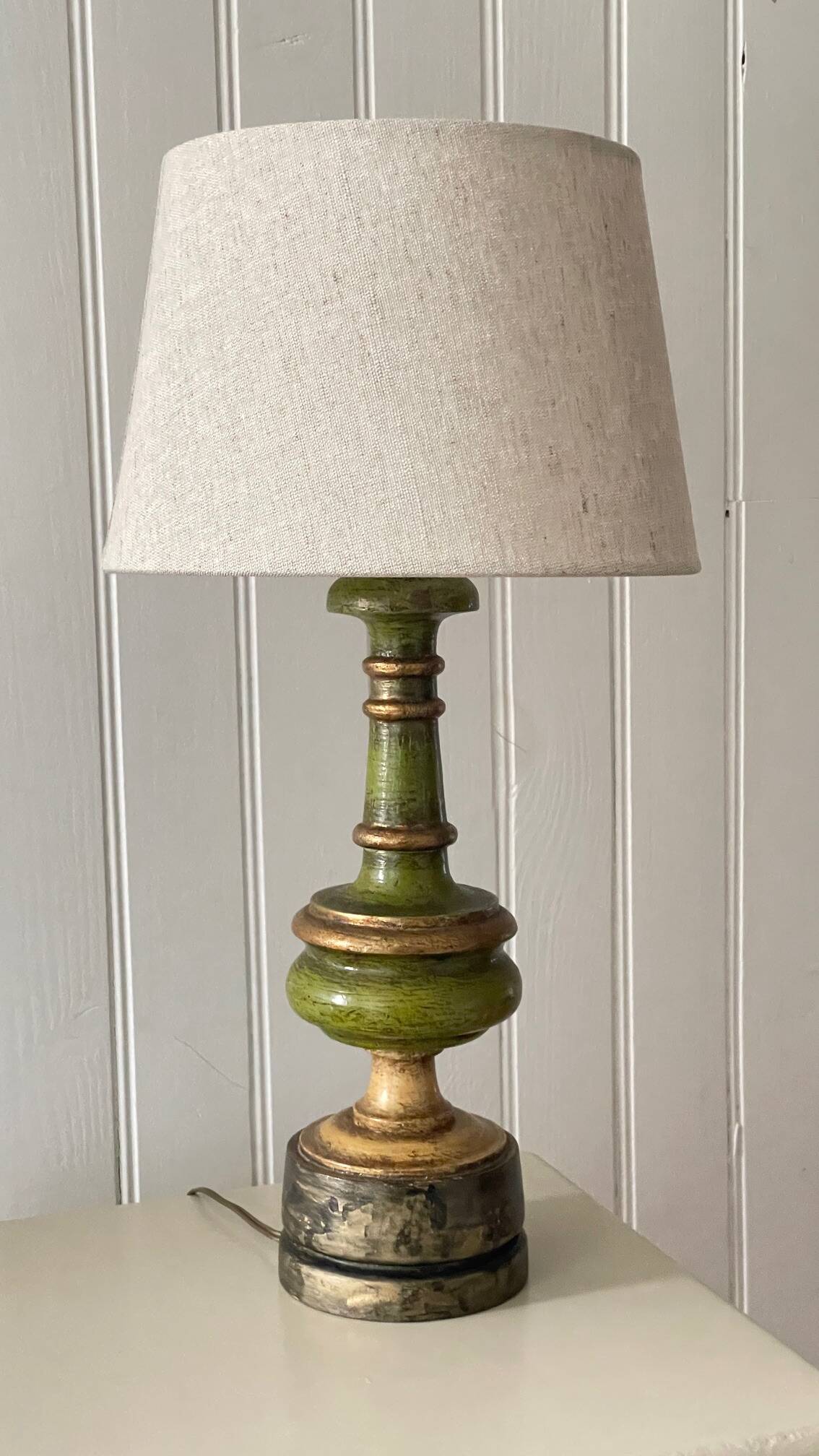 Vintage lamp in turned wood chic gold