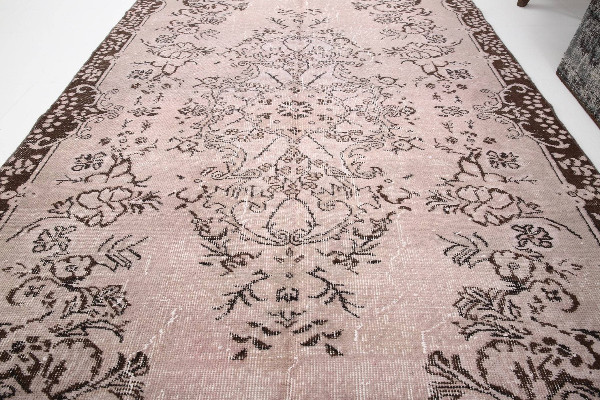 6' x 8' Pink Turkish Vintage Rug 199x287 cm