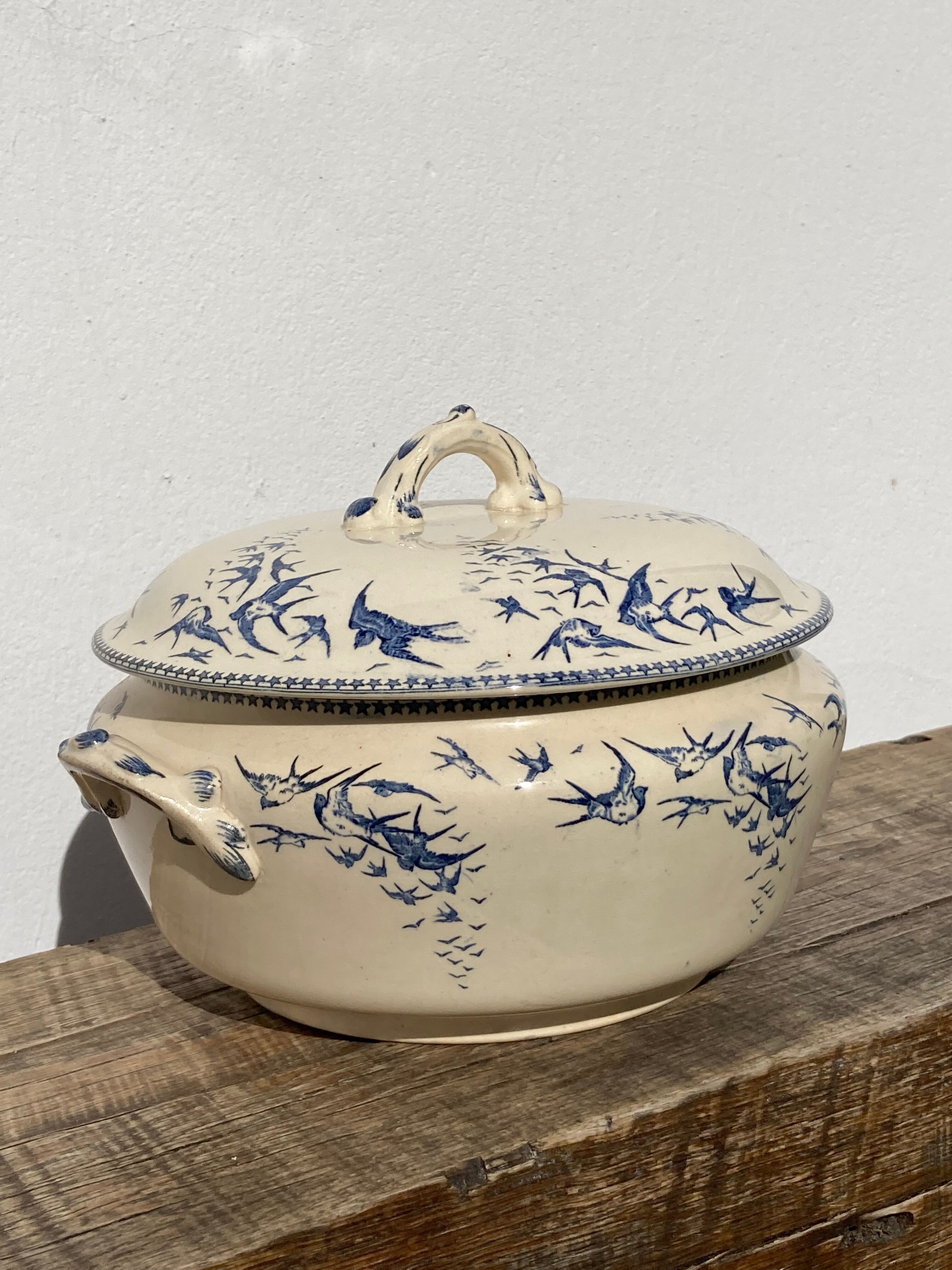 Iron earth tureen, Hirondelle model from the Lafitte factory in Bordeaux - old earthenware
