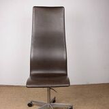 Set of 4 office chairs, leather and aluminum, Oxford/Arne Jacobsen model.