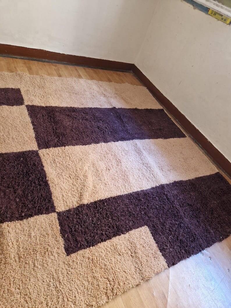 Handmade traditional pure natural wool rug, size 170 x 250 cm