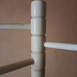 Porte serviettes de bain en bois  de couleur blanche, trois barres.