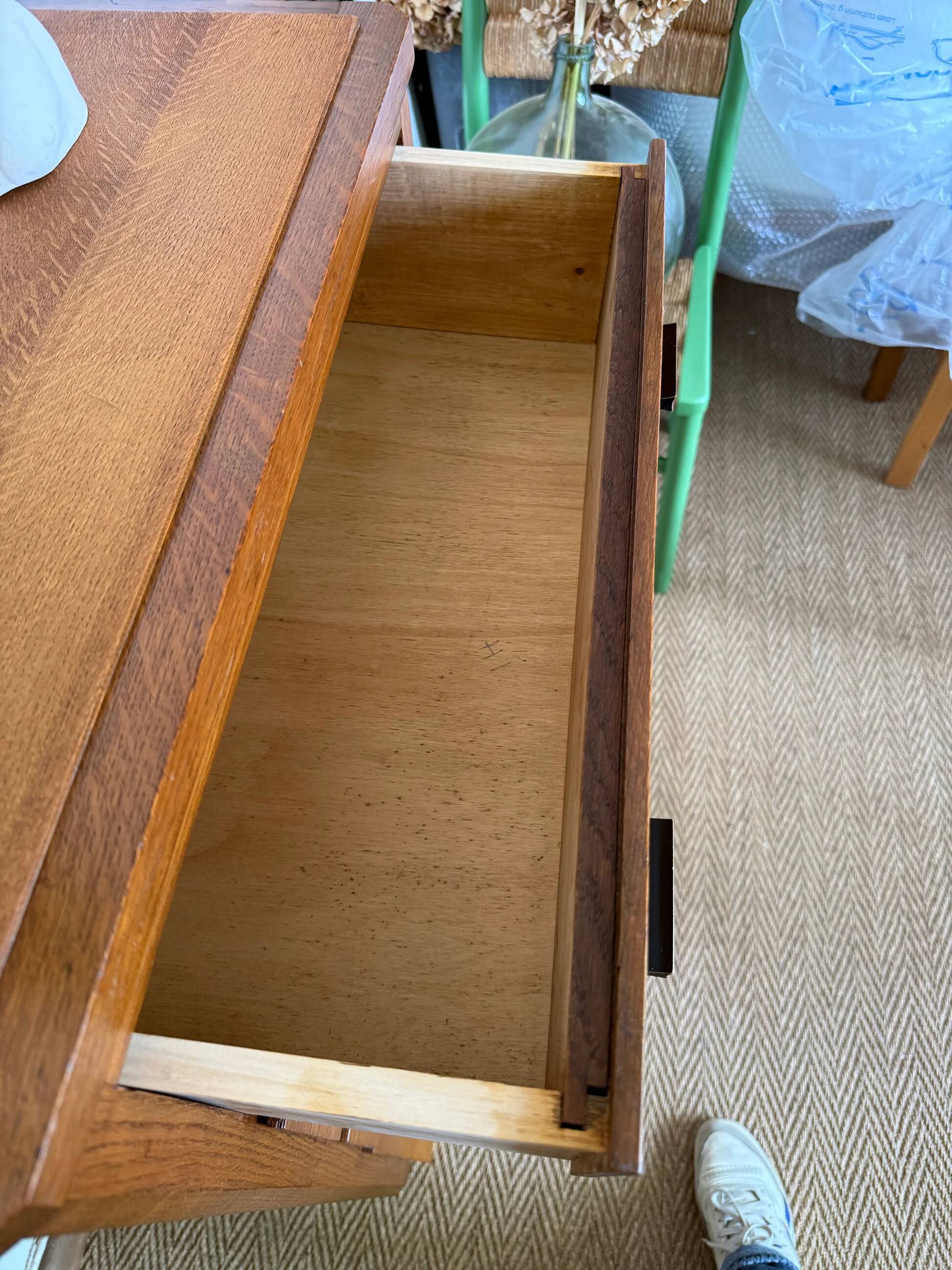 Vintage oak chest of drawers with oak veneer
