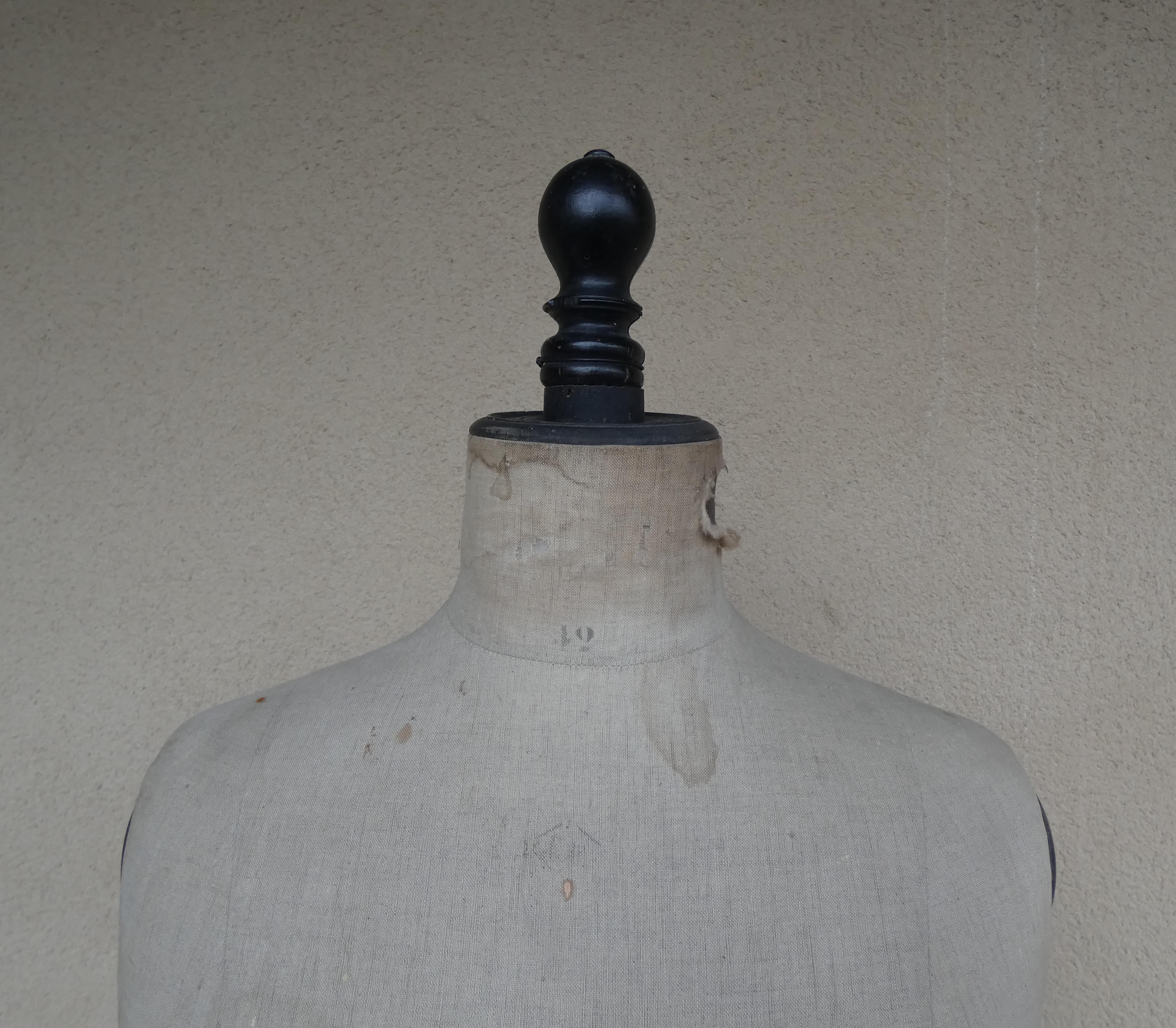 Former female sewing model t42