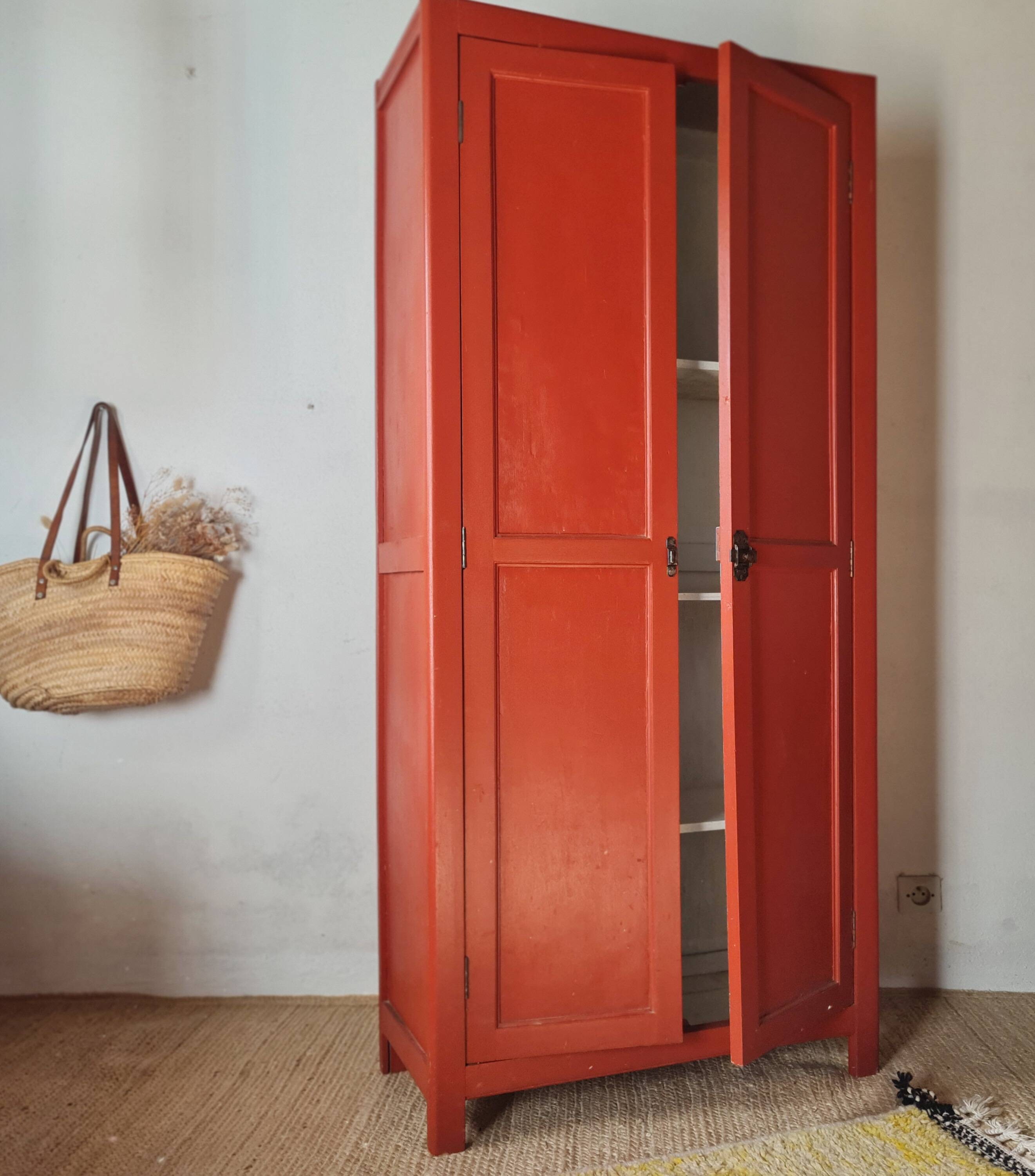Armoire parisienne rouge - petit format