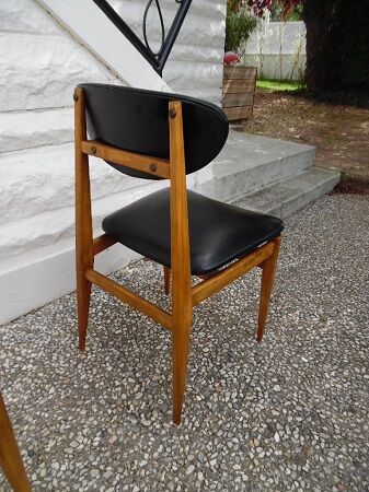 Series of six scandinavian chairs