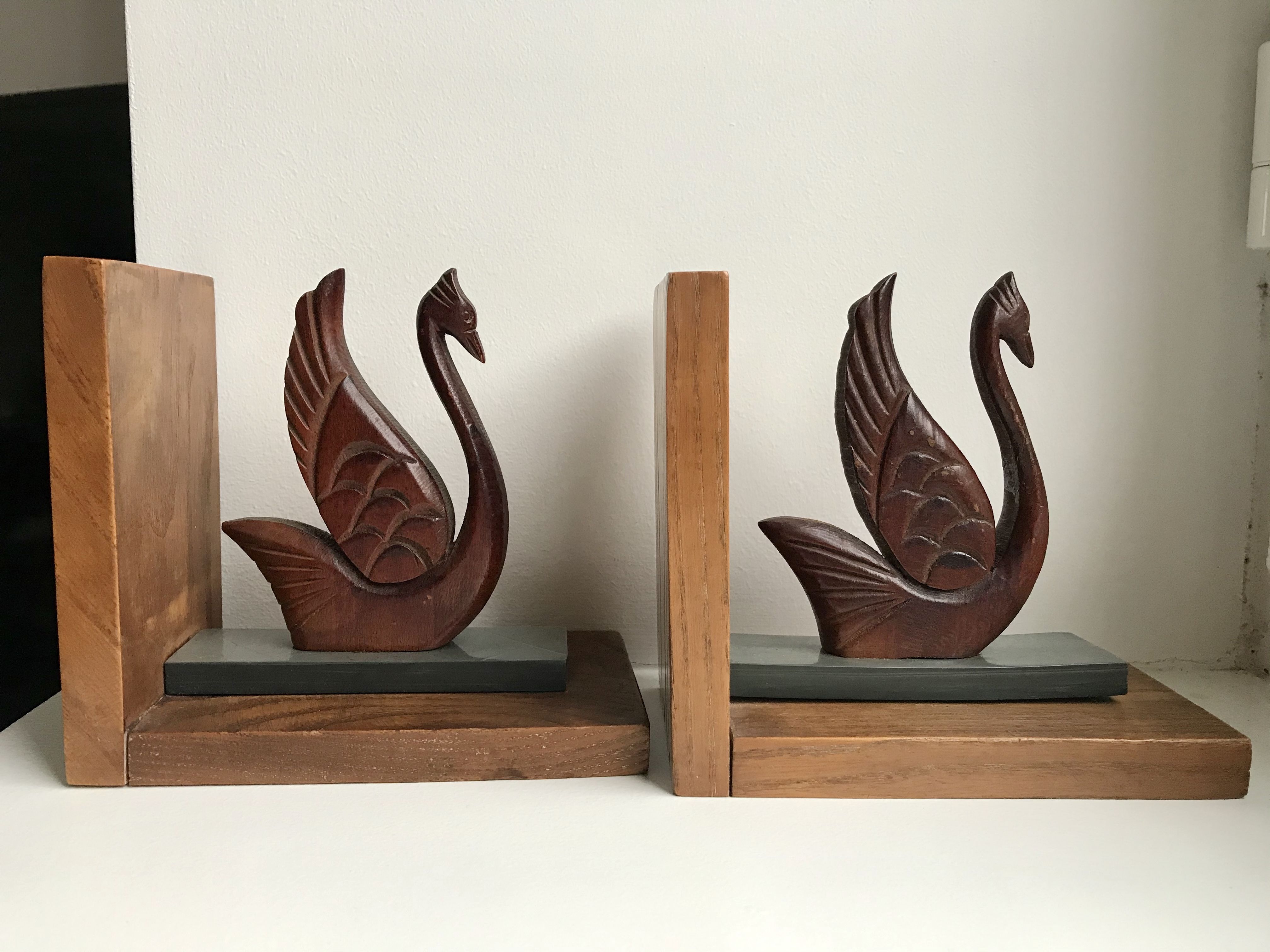 Pair of greenhouse books swans in wood and bakelite 50s