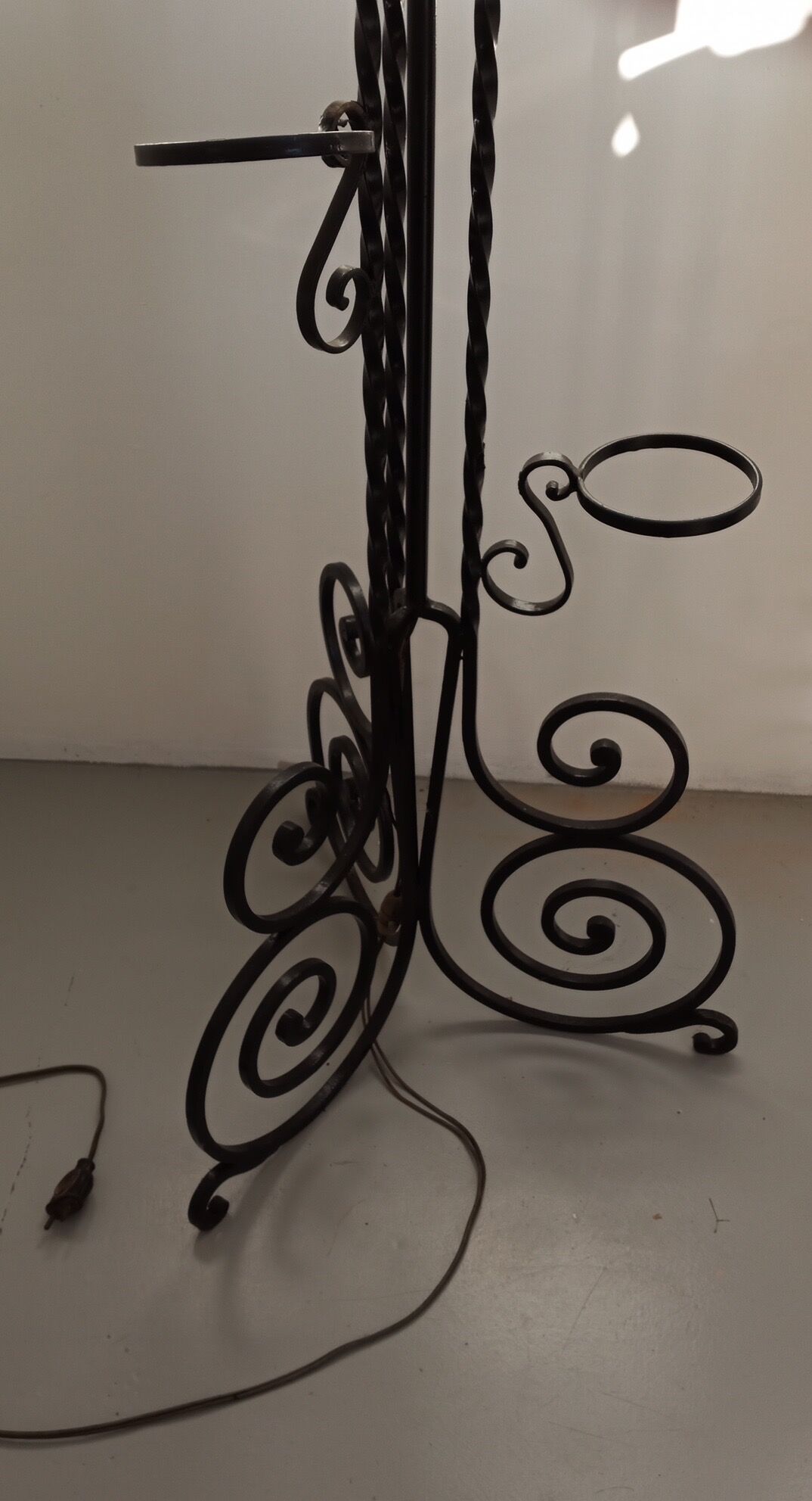 Twisted wrought iron floor lamp with plant holders from the 50s and 60s