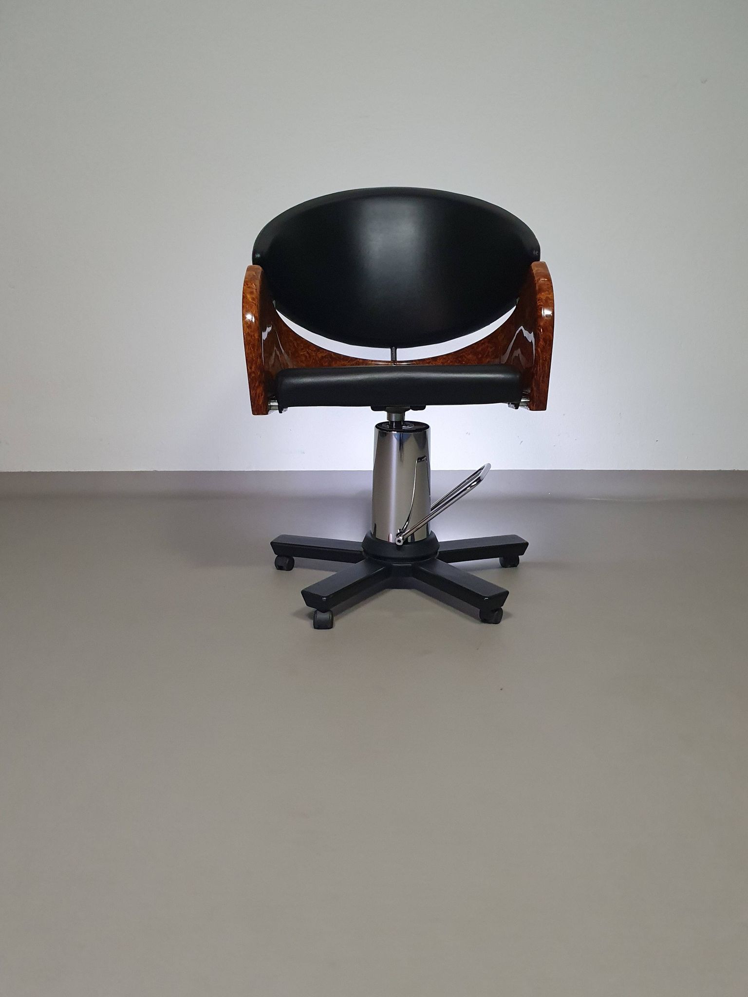 4 chaises de barbier italiennes des années 80, réglables en hauteur
