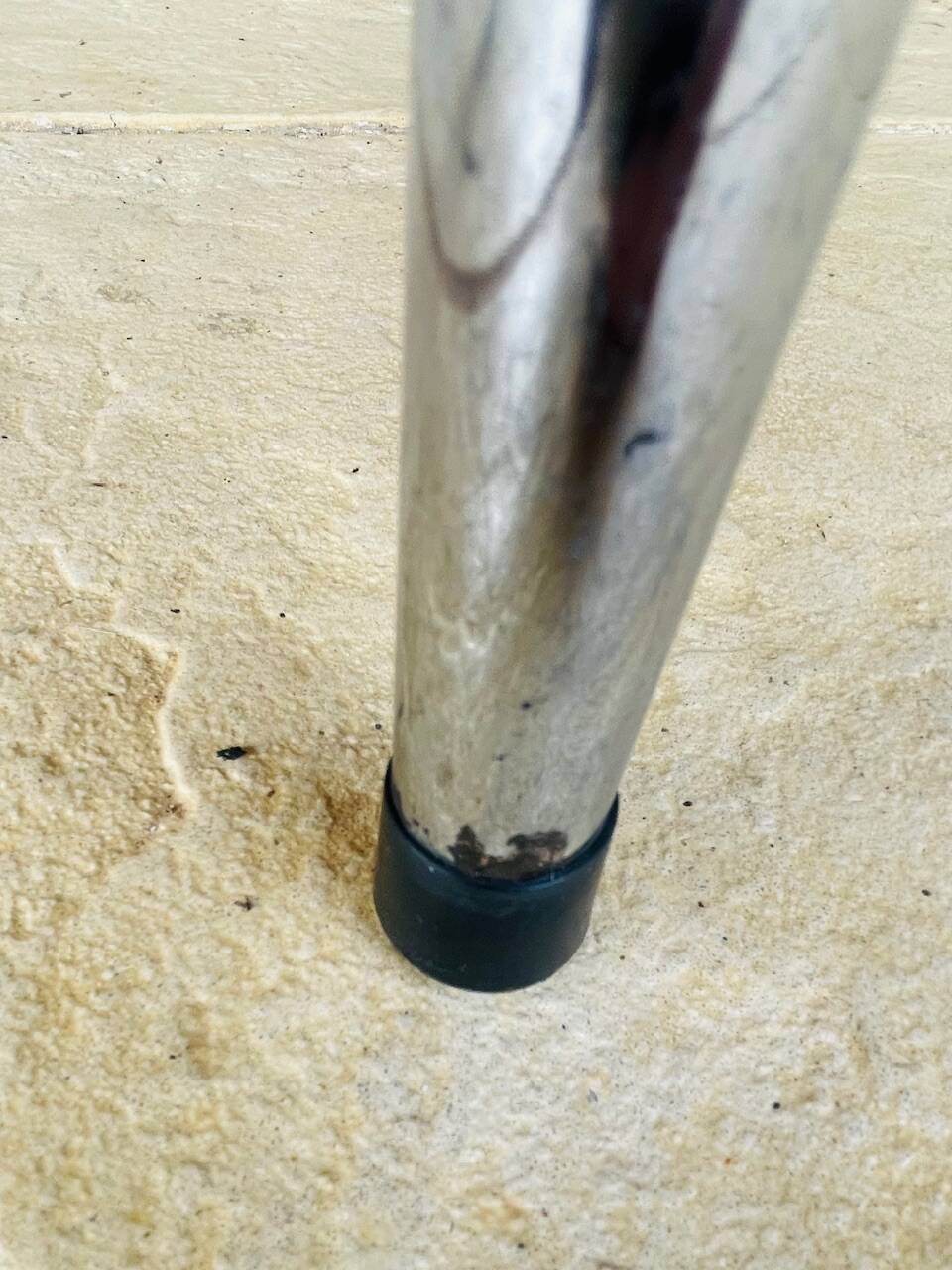 Tabouret vintage skaï orange et pieds chrome circa 70s