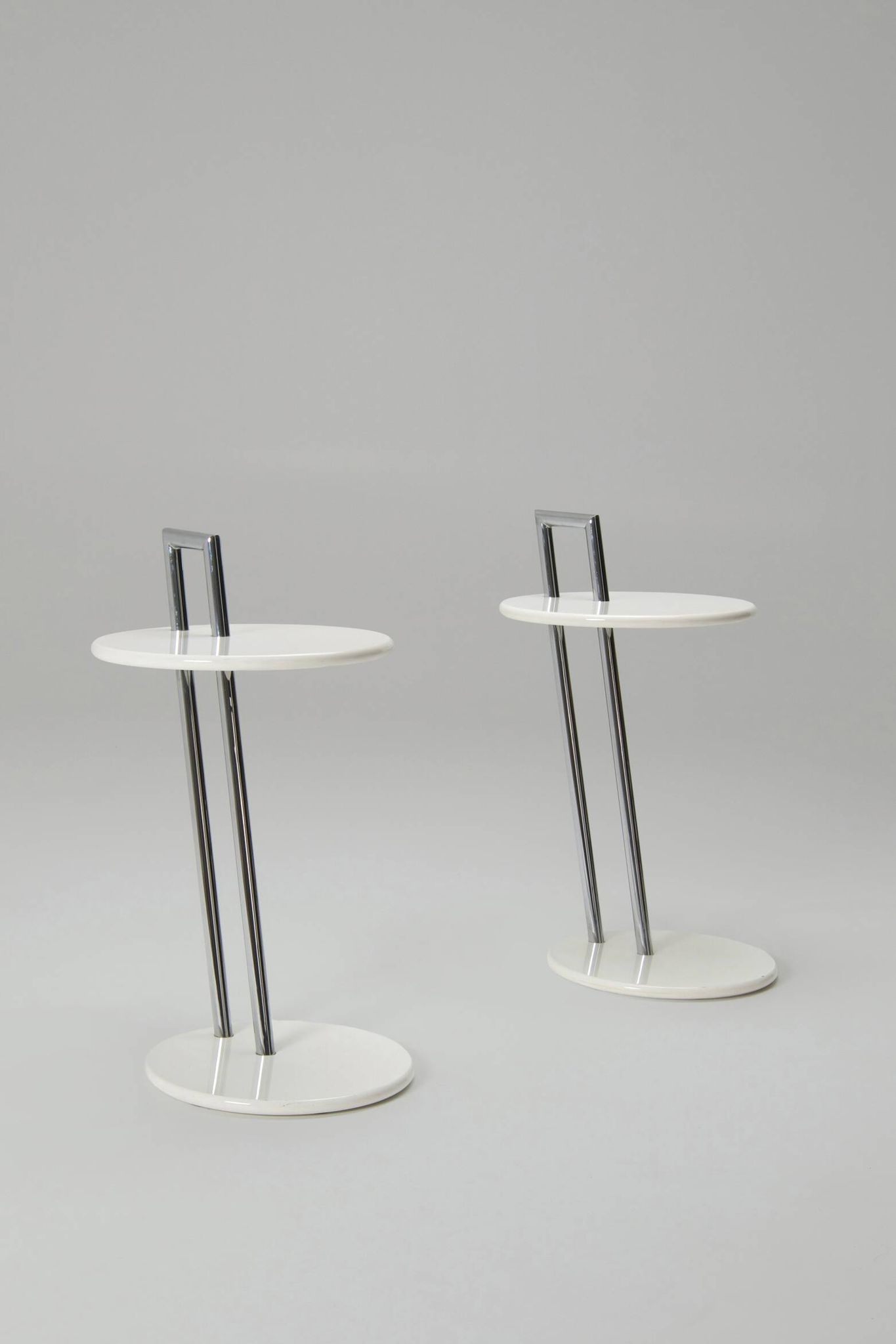 A set of occasional side tables - Eileen Gray