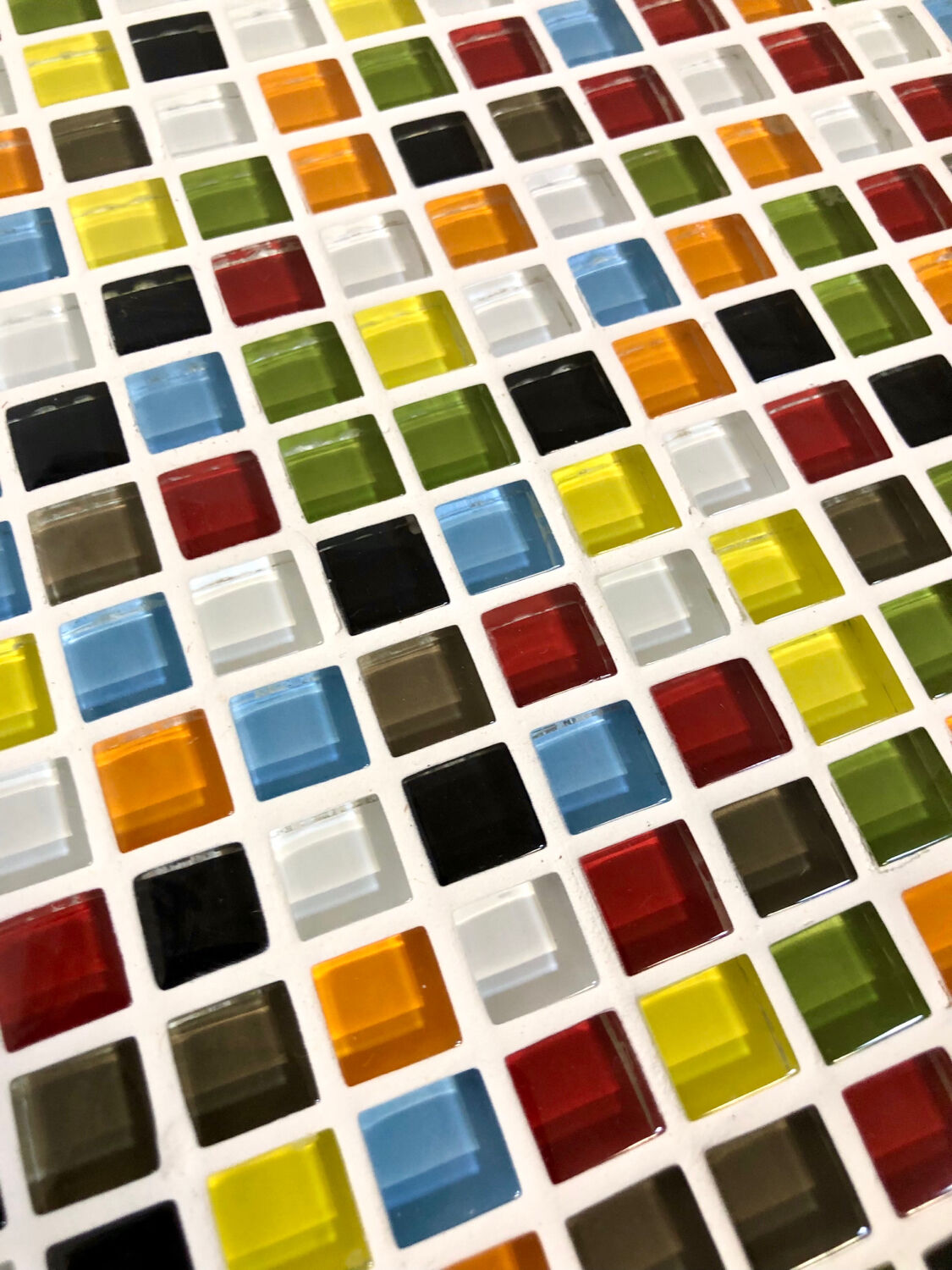 Multicolored ceramic cube