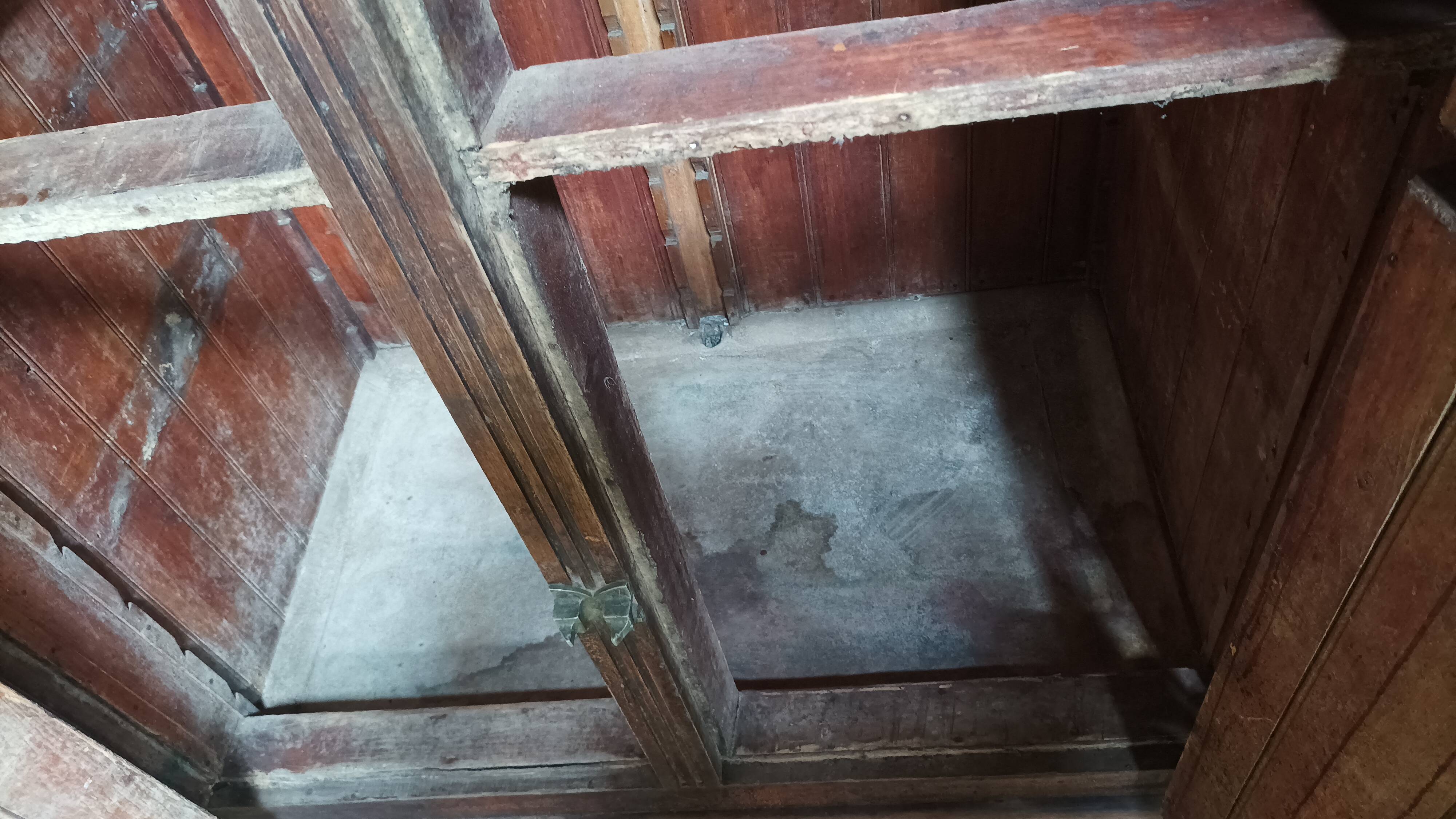 Xavier Aubert Dijon butcher's cooler in solid oak, professional furniture