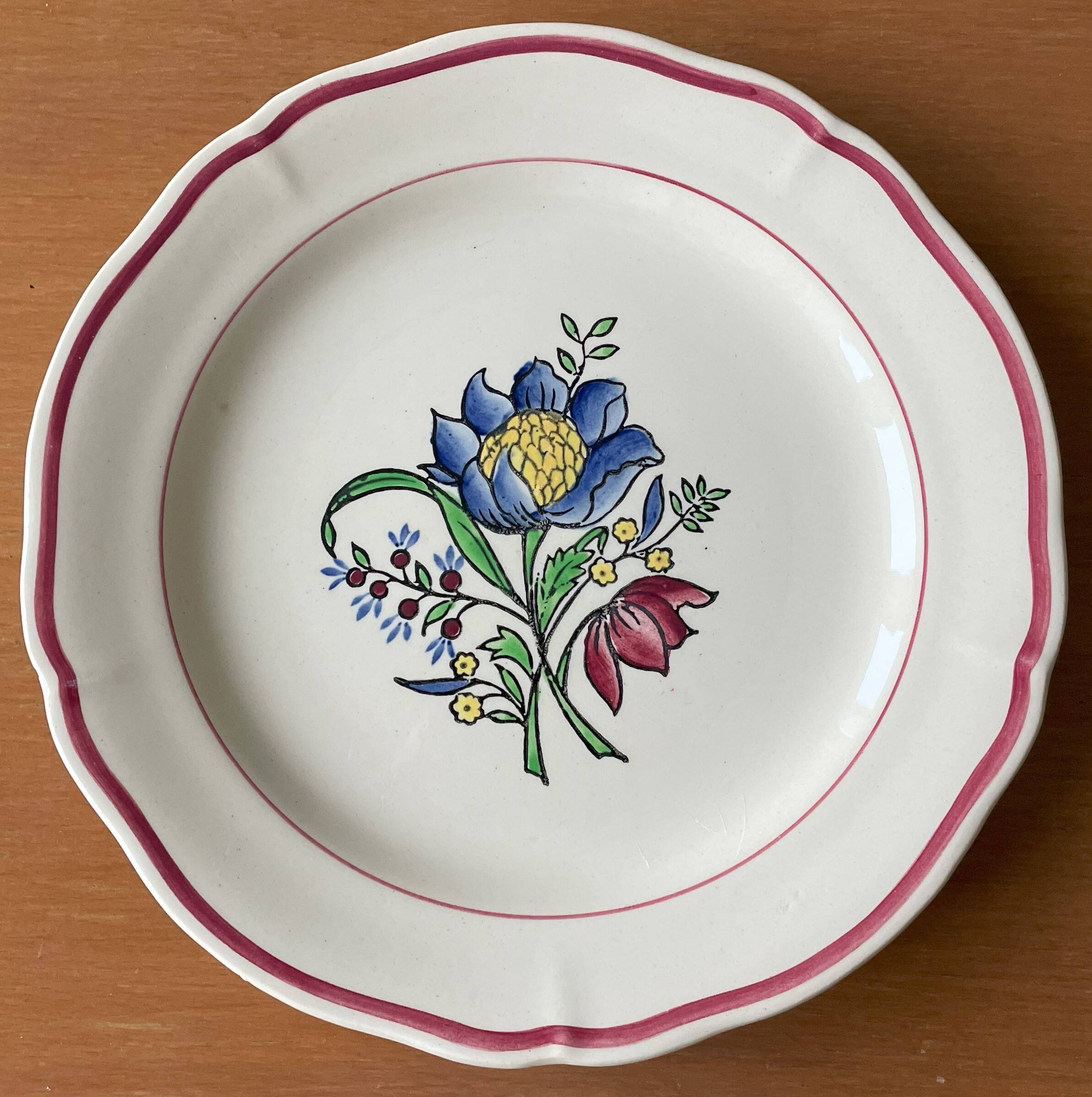 6 old flat plates in Gien earthenware