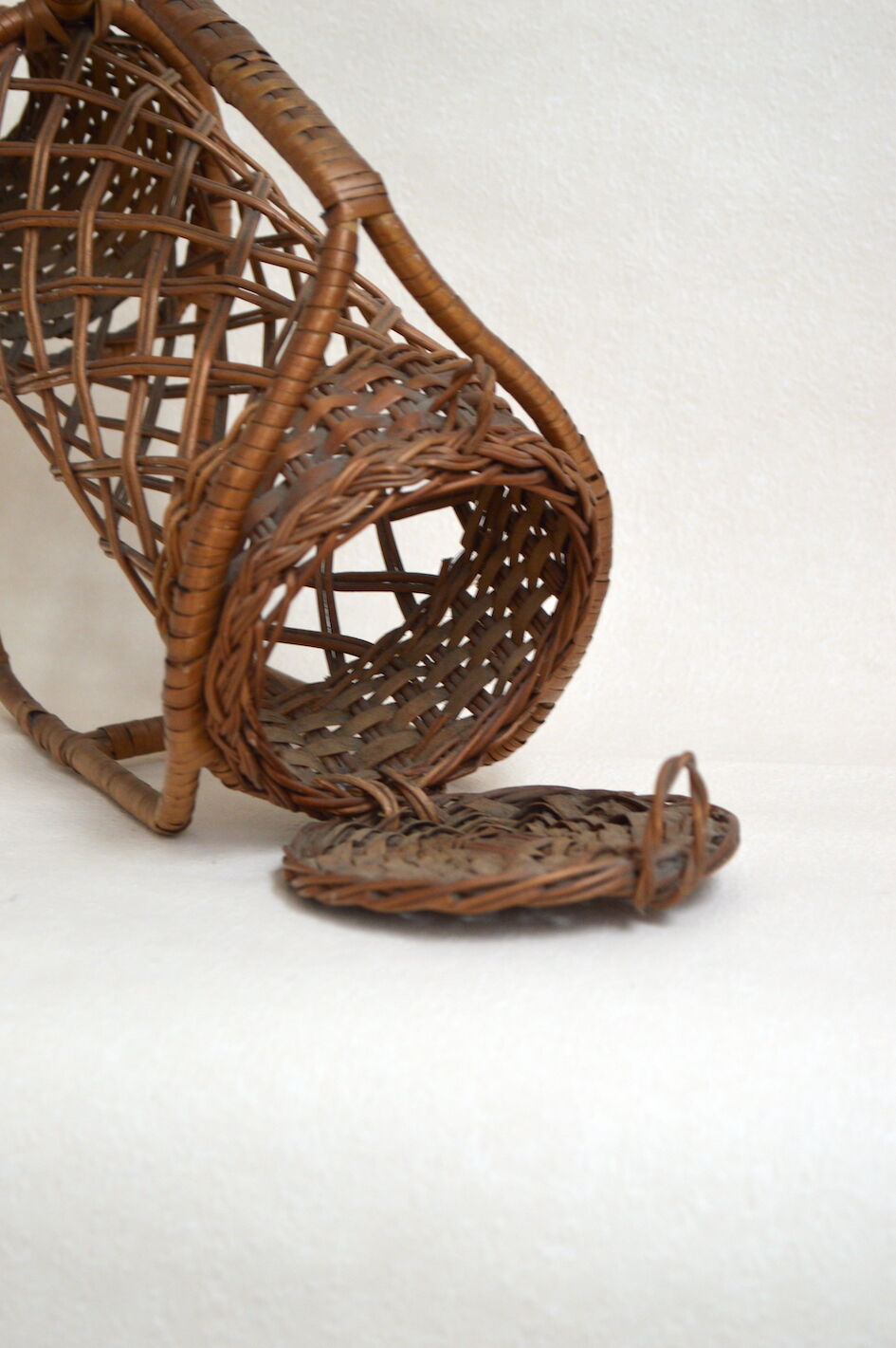 Rattan bottle holder