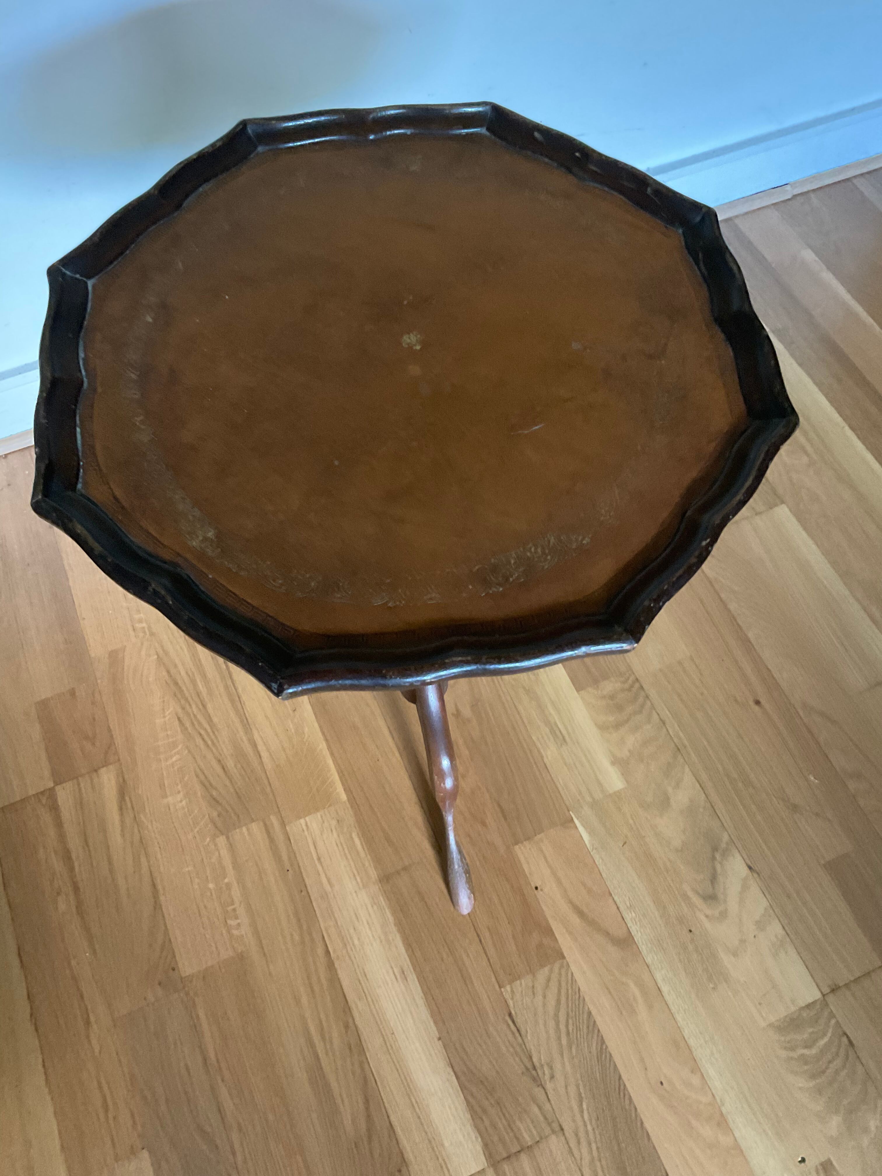 Gueridon tripode d’époque en acajou style XIXéme