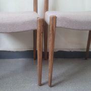Paire de chaises scandinaves en teck assise tissu gris beige