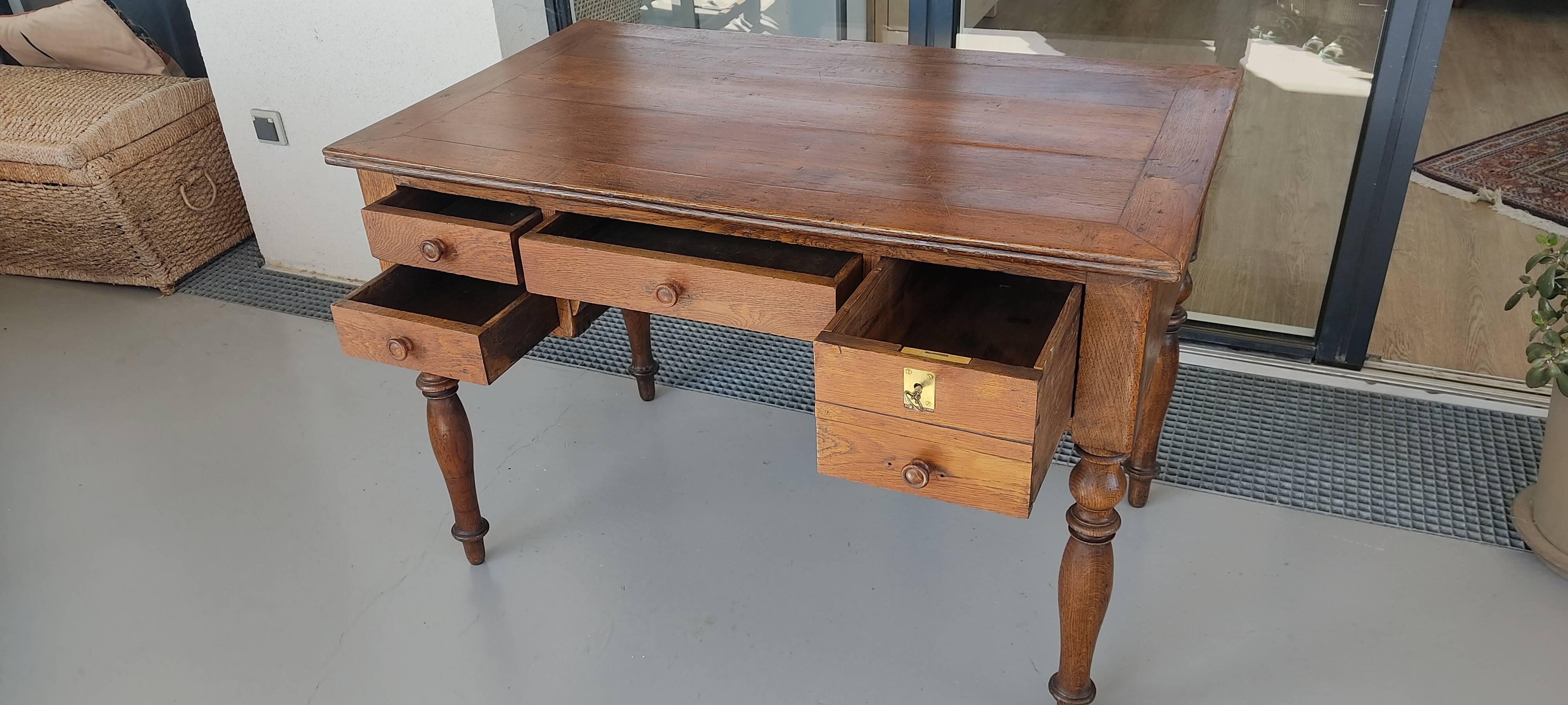 Bureau en bois