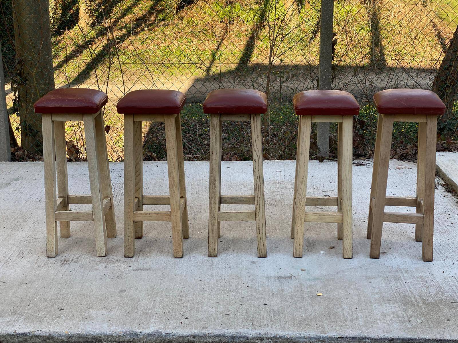 Square high bar stools in solid wood with burgundy leather 83cm