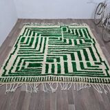 Handmade pure wool rug, traditional size 200 x 300 cm.