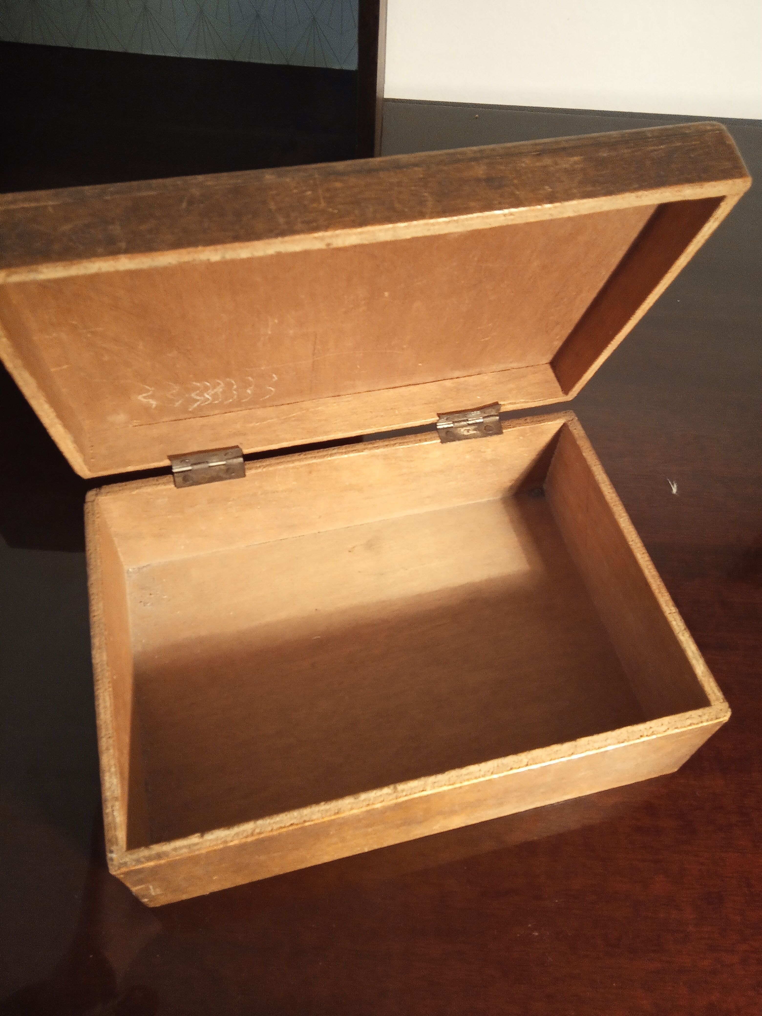 Raw wooden box