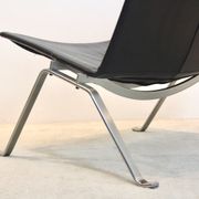 PK22 chair in black leather Poul Kjærholm for Fritz Hansen