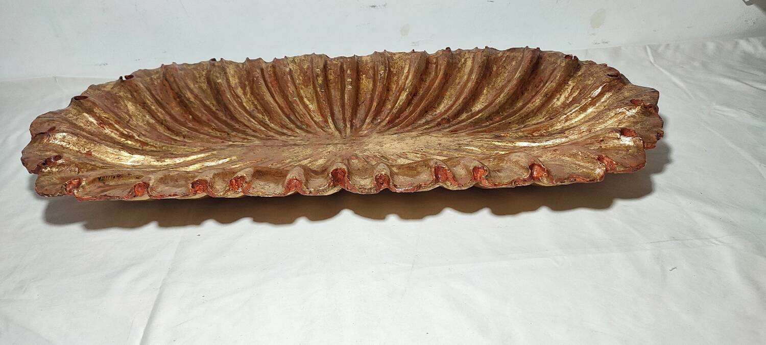 Centro de mesa de madera y pan de oro. España, 1930s.