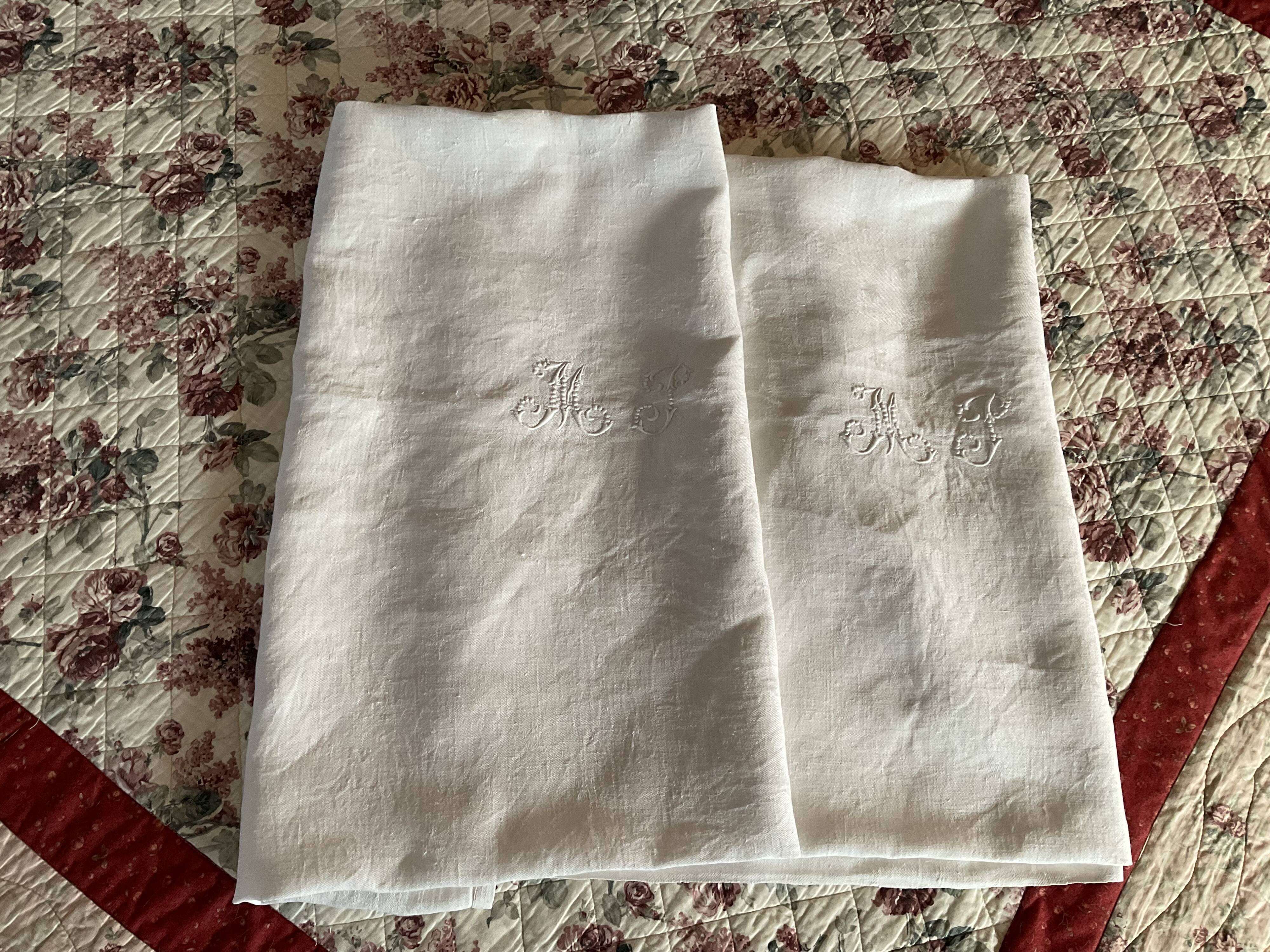 Nappe tissus damassé, Brodé MP