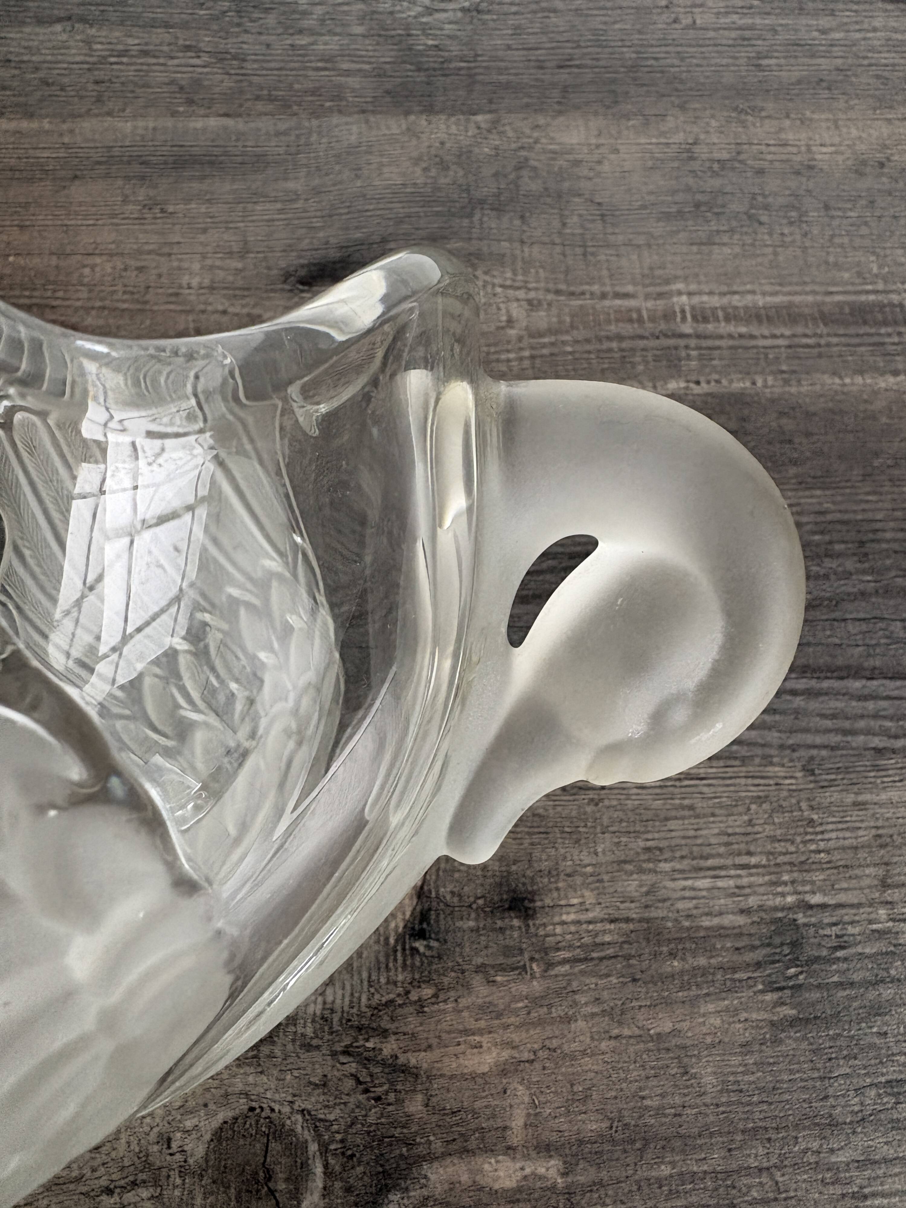 Art Deco molded pressed glass bowl – France 1930