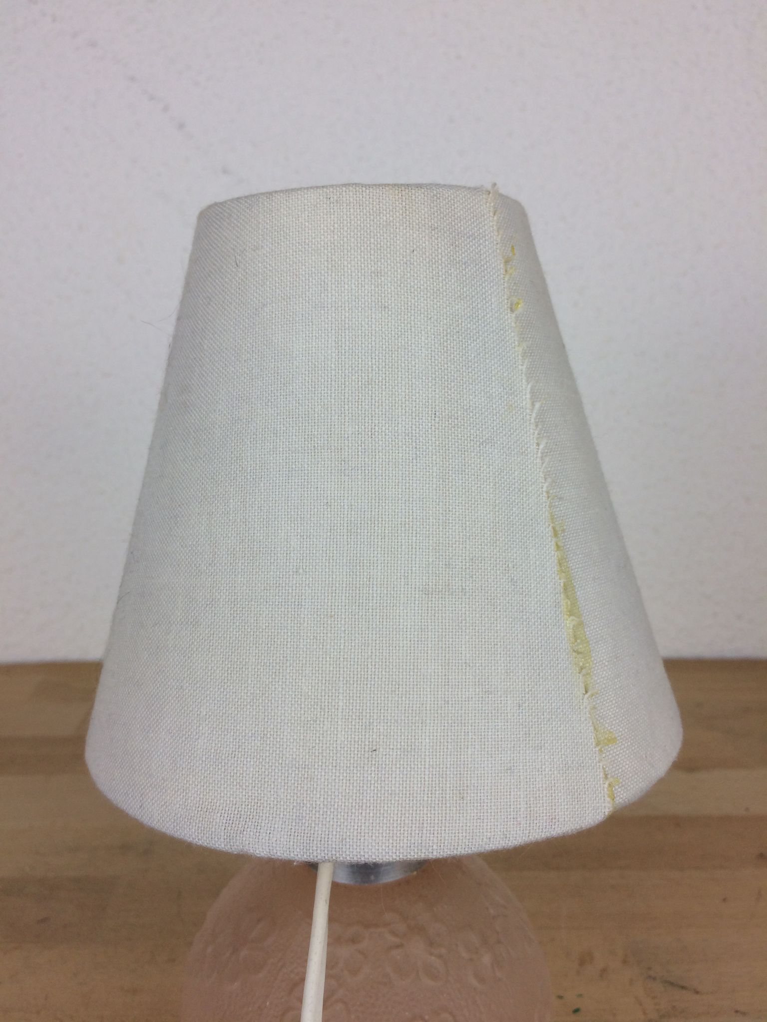 Lampe boule verre rose motif fleurs