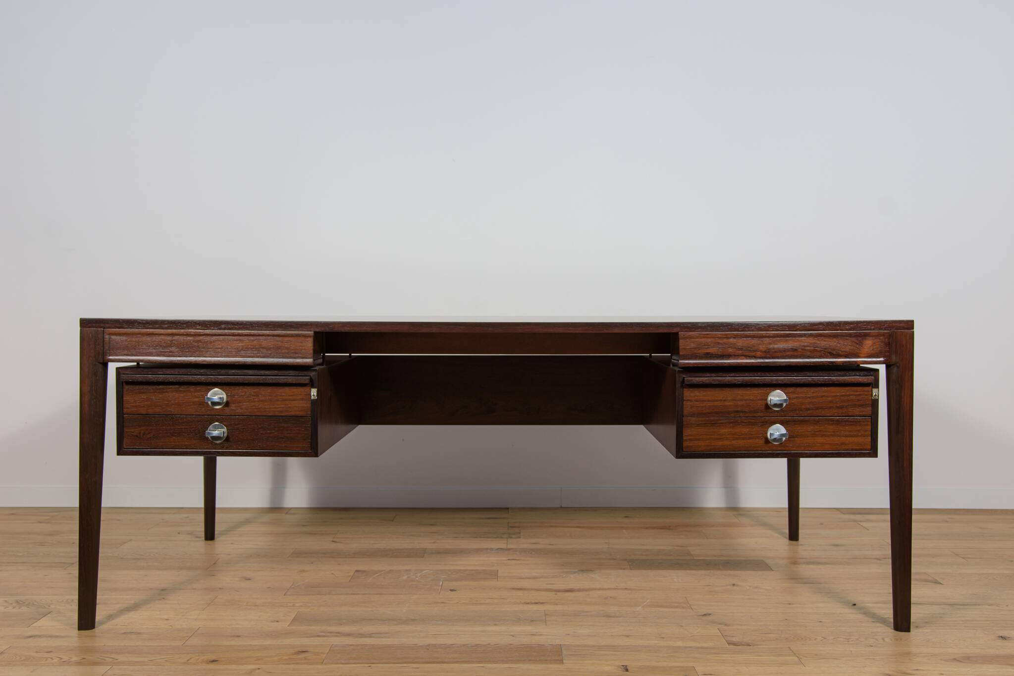 Mid-Century Rosewood Freestanding Desk FD 951 Model Diplomat.
