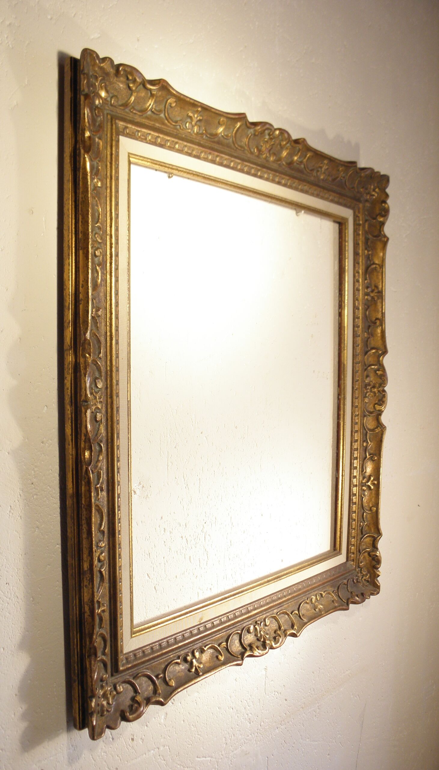 Gilded wood frame 85 x 74 cm