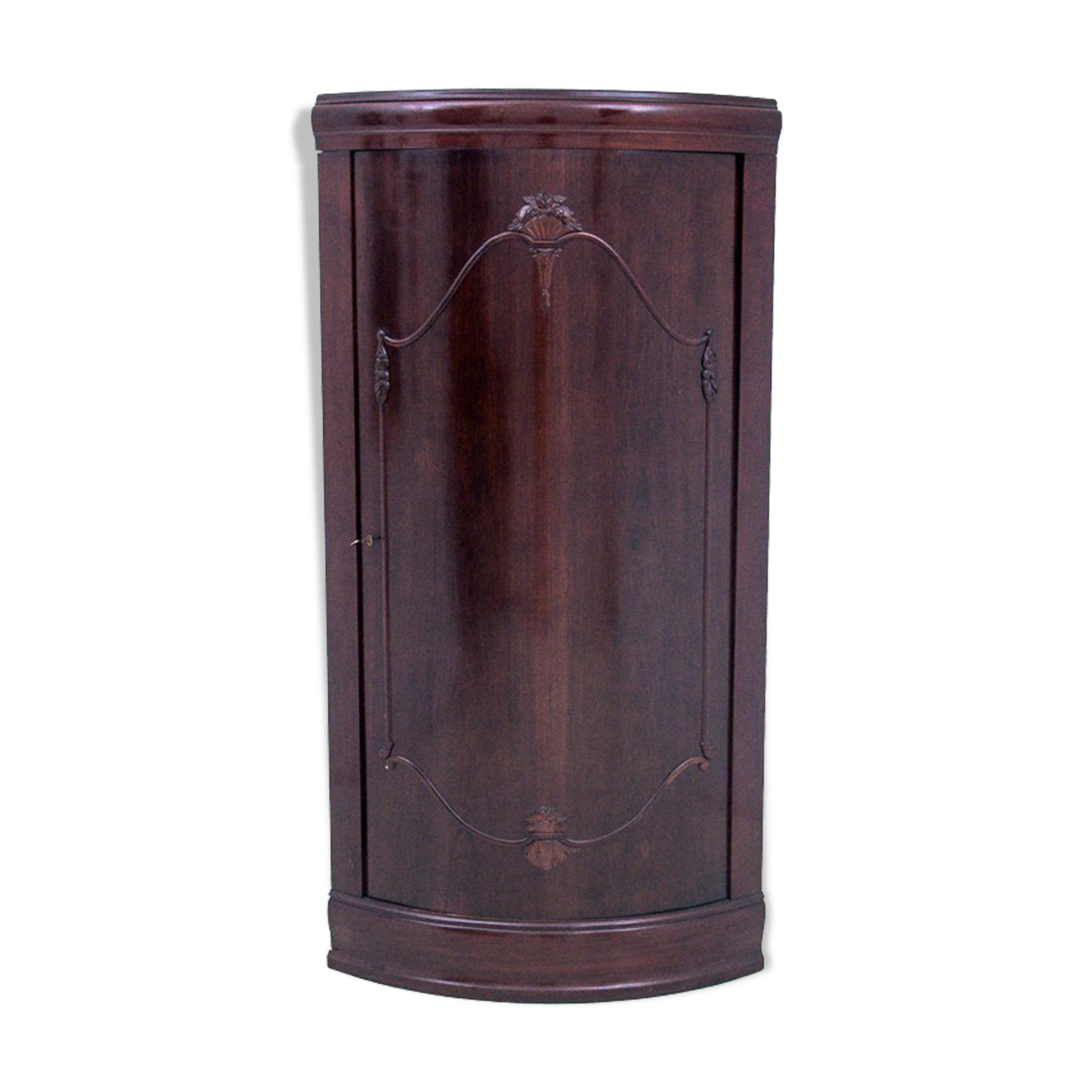 Corner chest of drawers from 1928, Northern Europe.