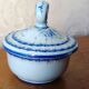 Pot à fard ou sucrier en porcelaine de Couleuvre, décor Rouen - 1930