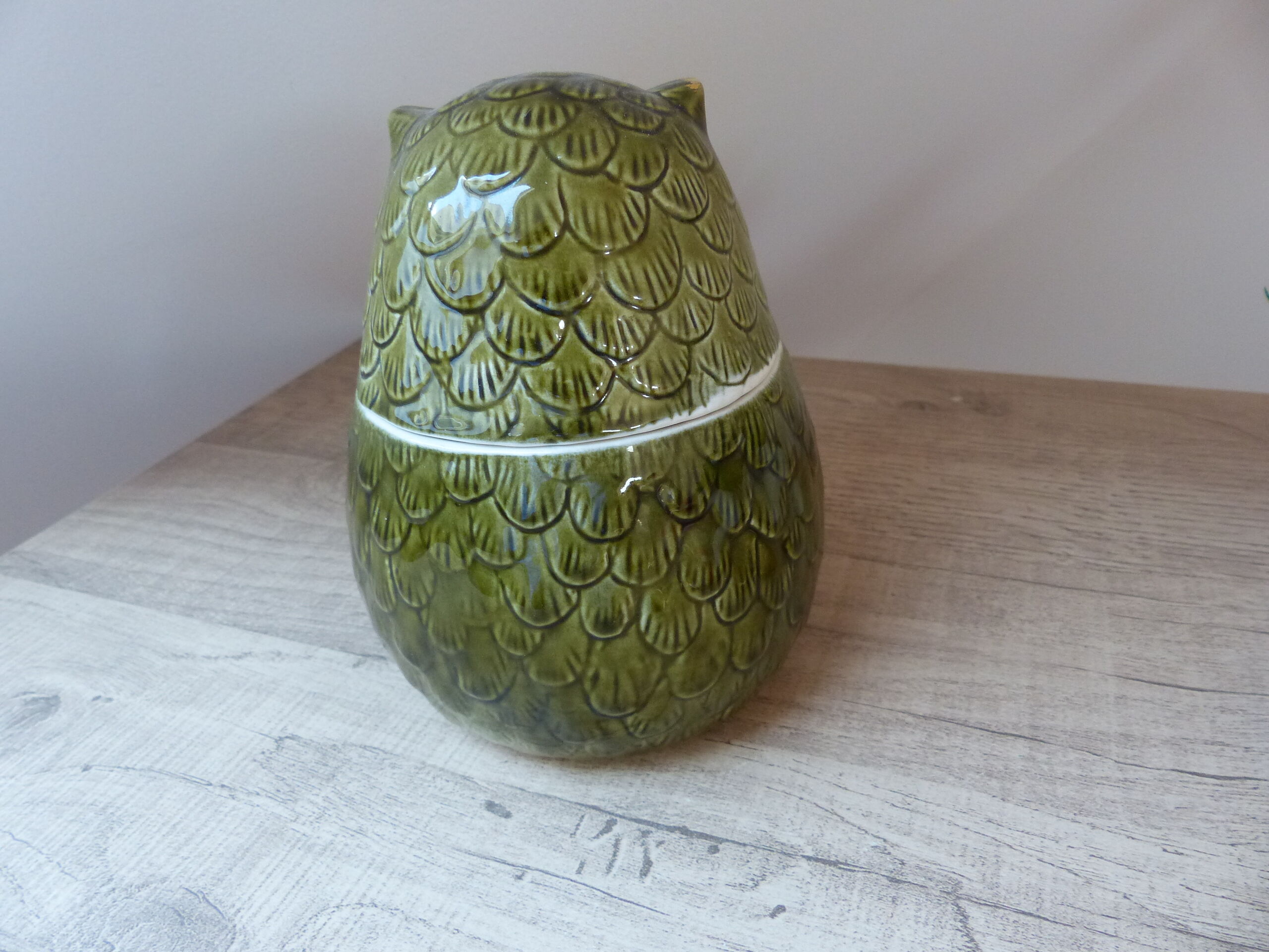 Box with ceramic lid owl shape