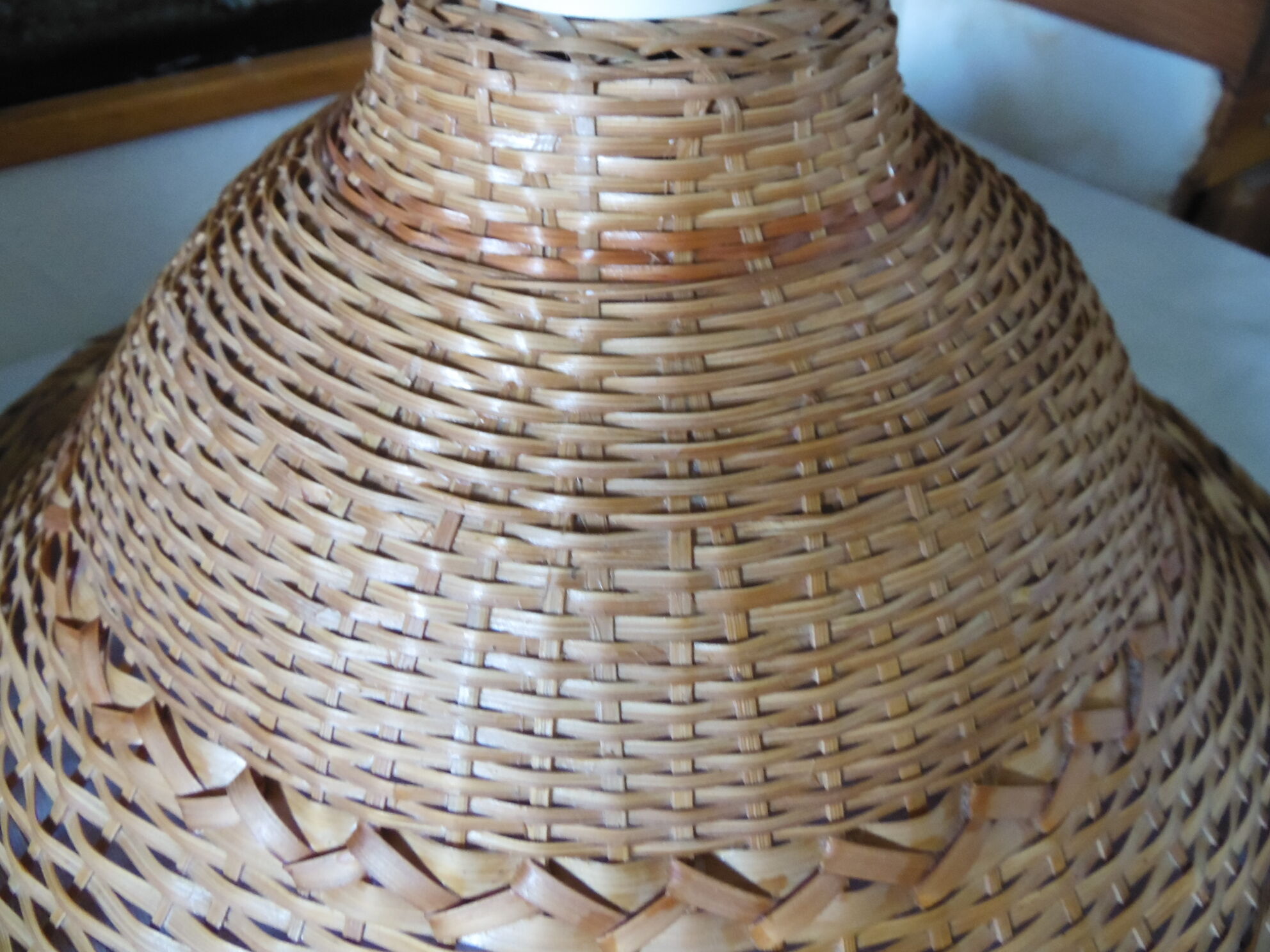 Wicker hanging lamp
